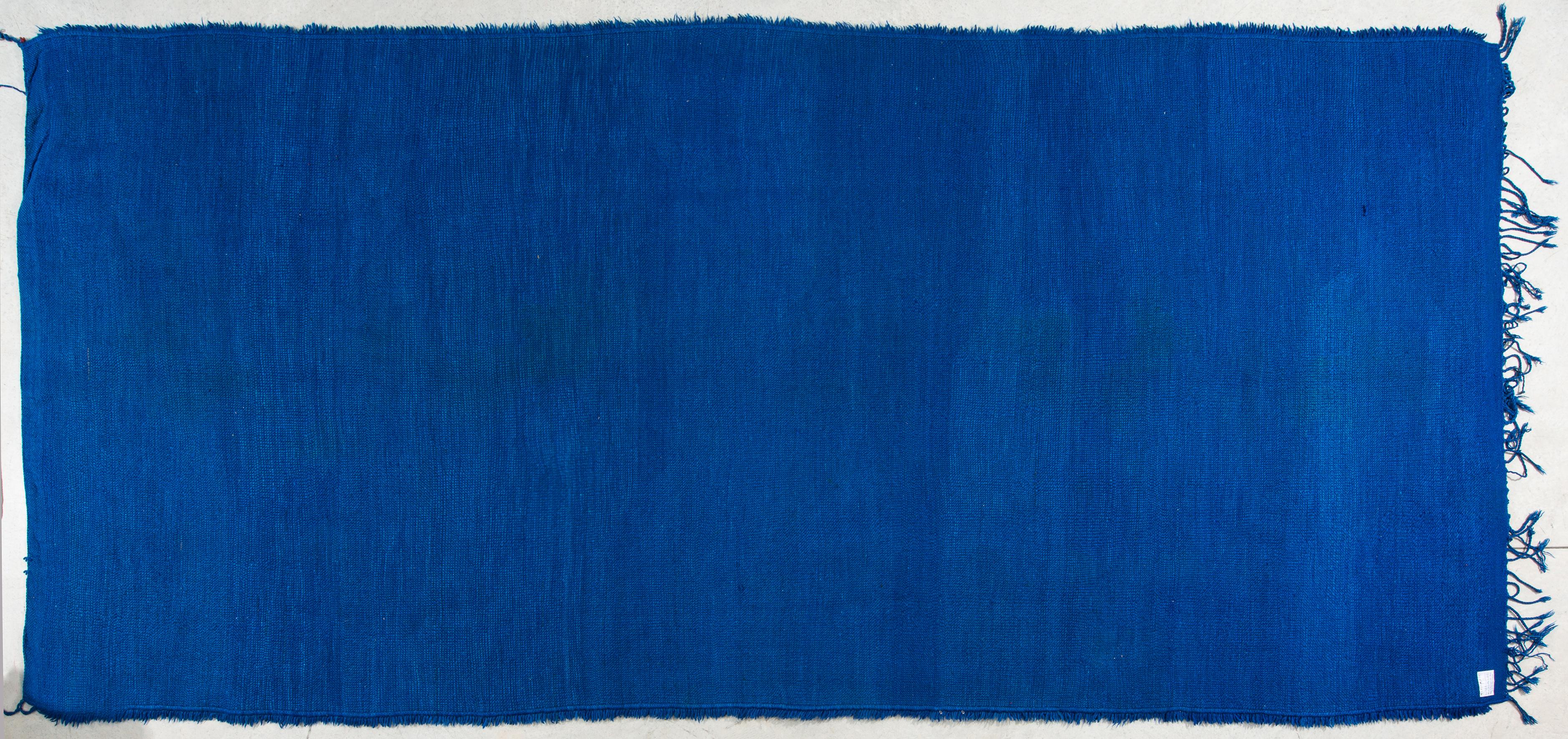 Großer blauer marokkanischer Teppich oder Teppich (Sonstiges) im Angebot