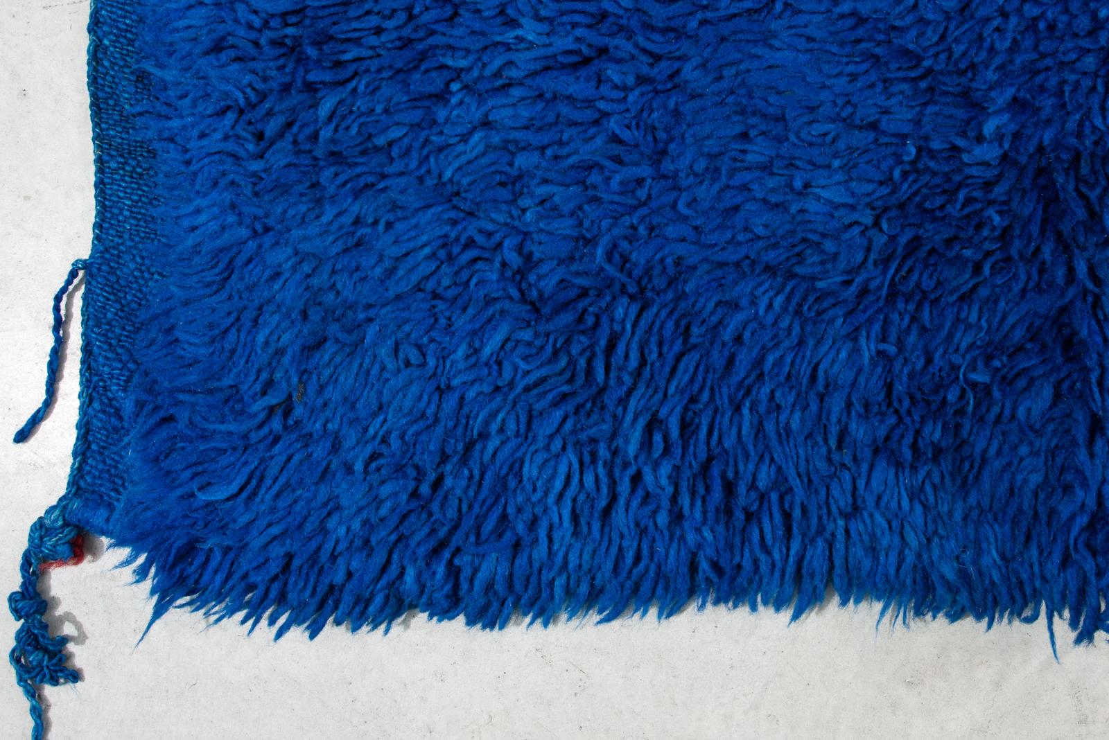 Großer blauer marokkanischer Teppich oder Teppich (Handgeknüpft) im Angebot