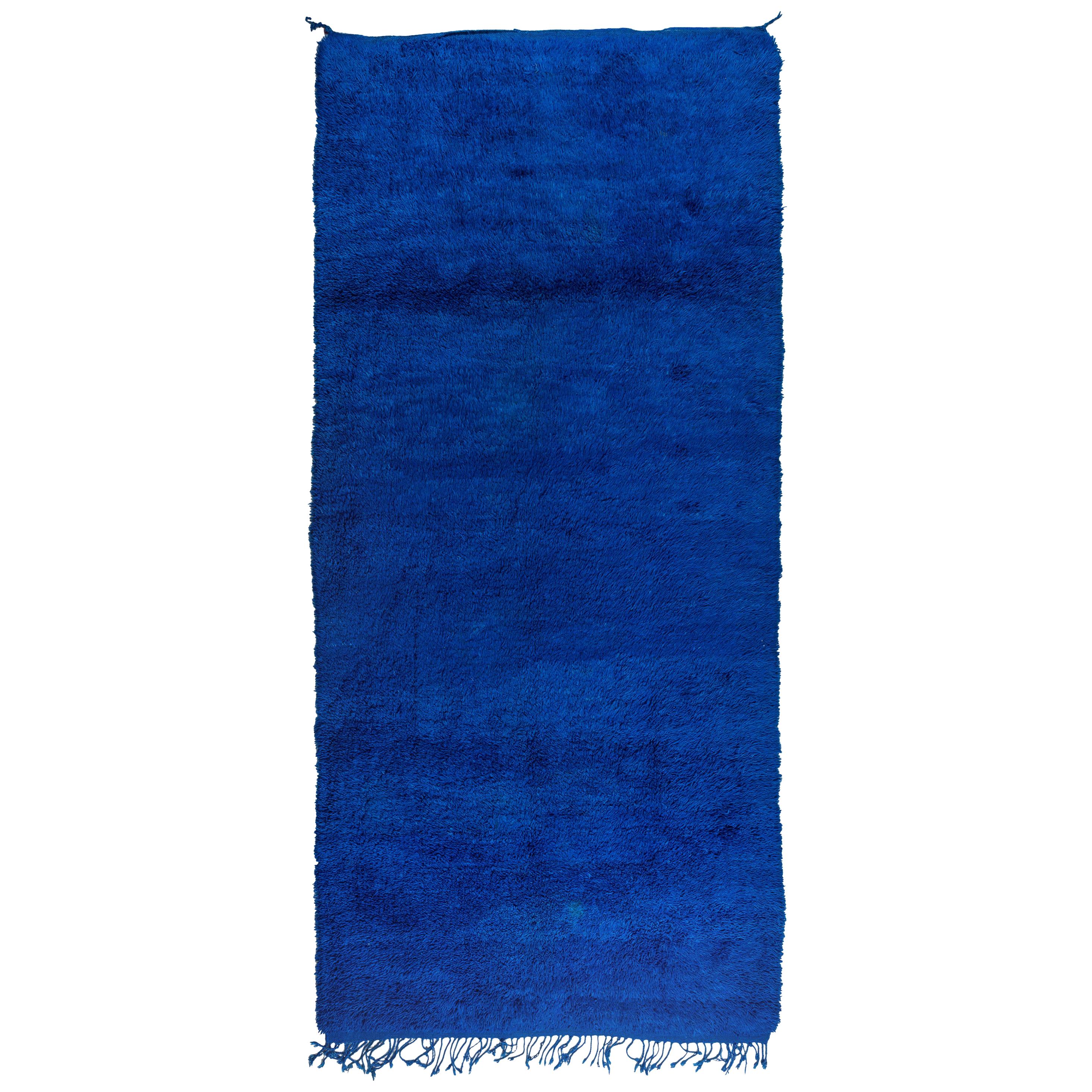 Grand tapis ou tapis marocain bleu