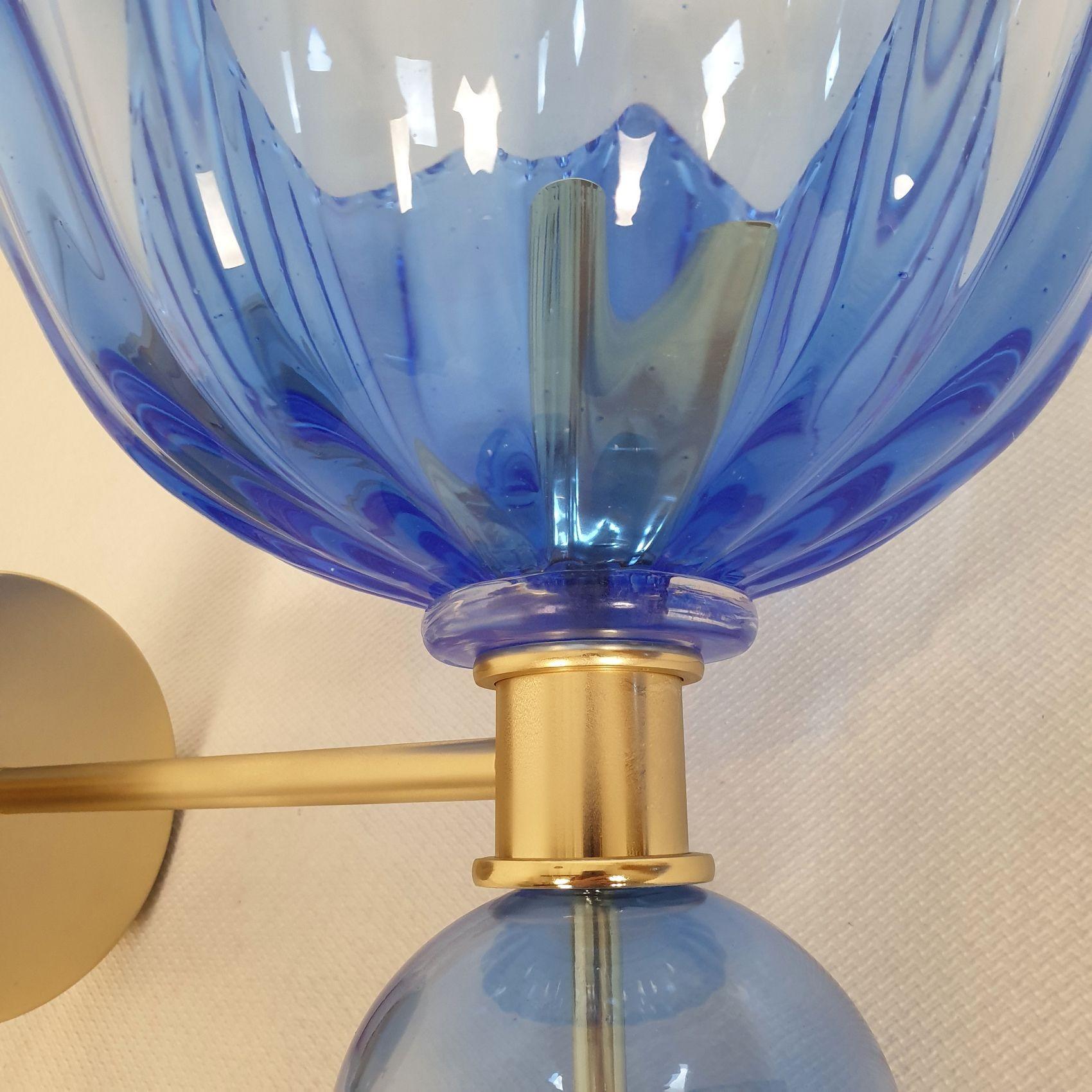 Blaues Murano-Glas Mid Century Wandleuchten - ein Paar (Vergoldung) im Angebot