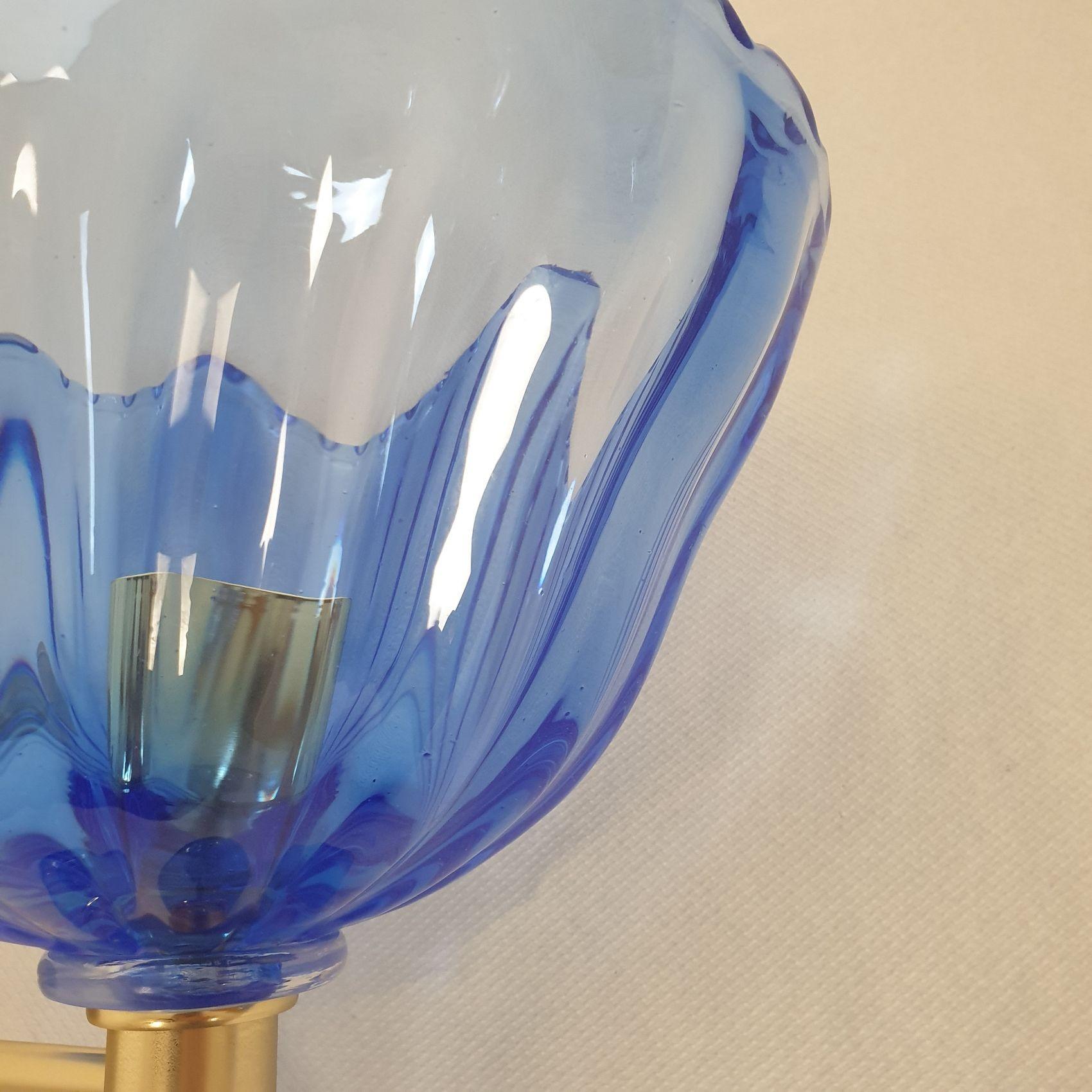 Blaues Murano-Glas Mid Century Wandleuchten - ein Paar im Angebot 1