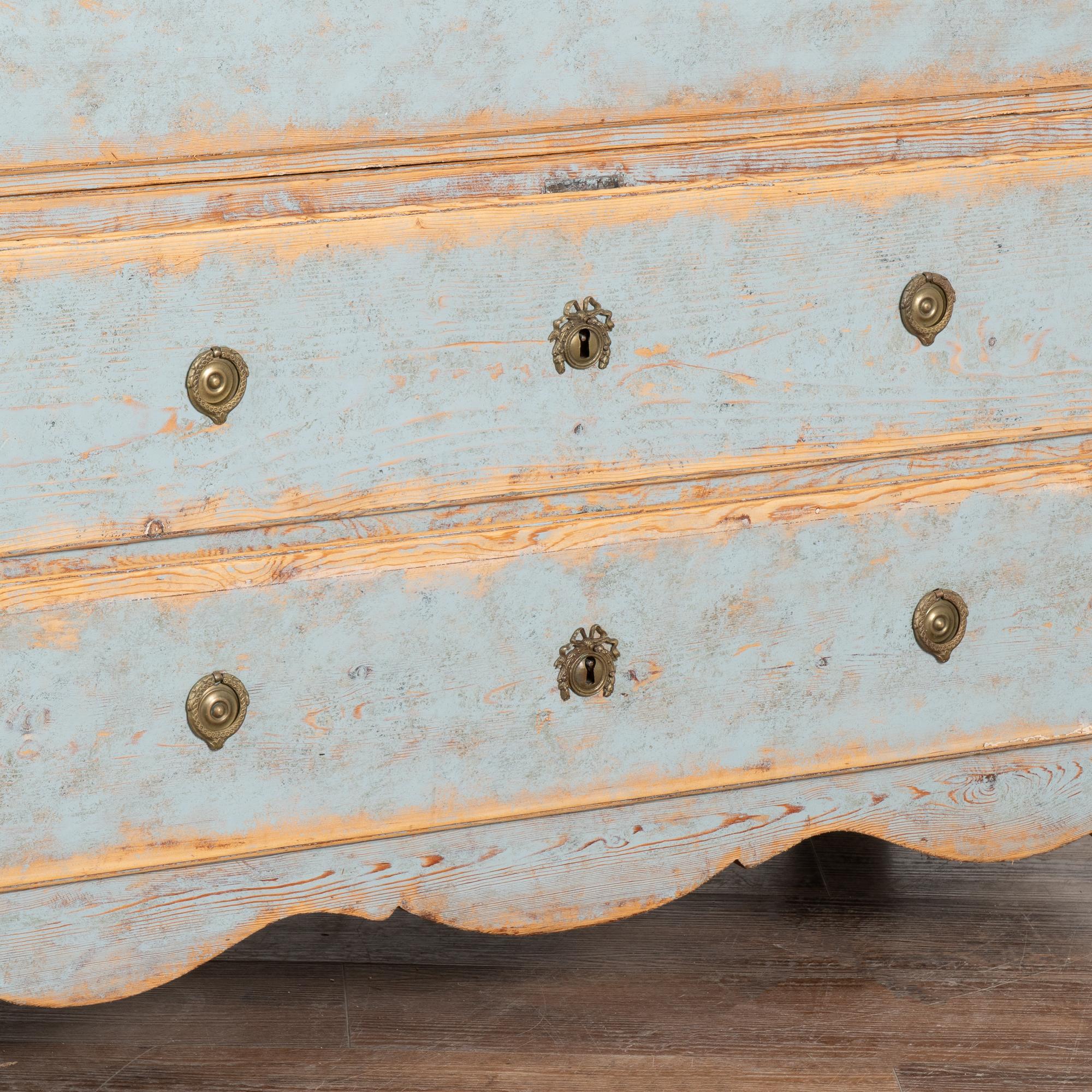 Large Blue Painted Pine Chest of Four Drawers, Sweden circa 1780 3