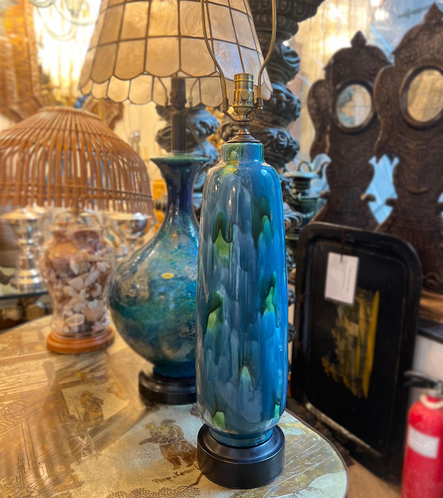 Porcelaine Grande lampe de bureau en porcelaine bleue en vente