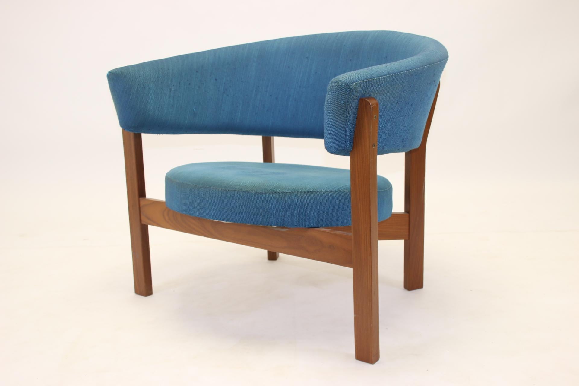 Model Prim rare old Swedish design chair.

the designers of Ikea used to be THE icon of design and design.

the user-friendliness and the way in which the designers for Ikea published their first designs around the 1960s caused the big