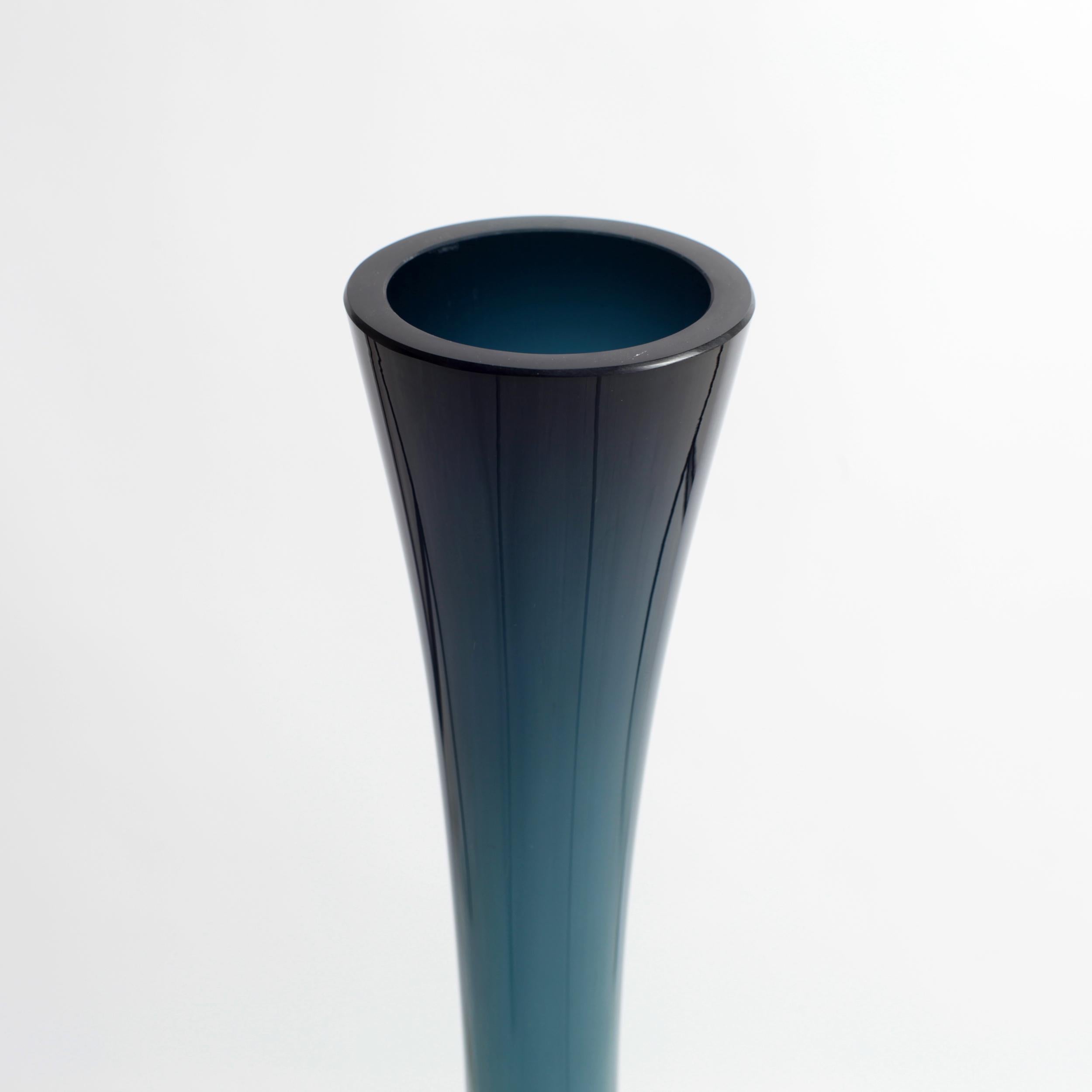 Scandinavian Modern Large Blue Vase by Arthur Percy for Gullaskruf, Sweden, 1960s