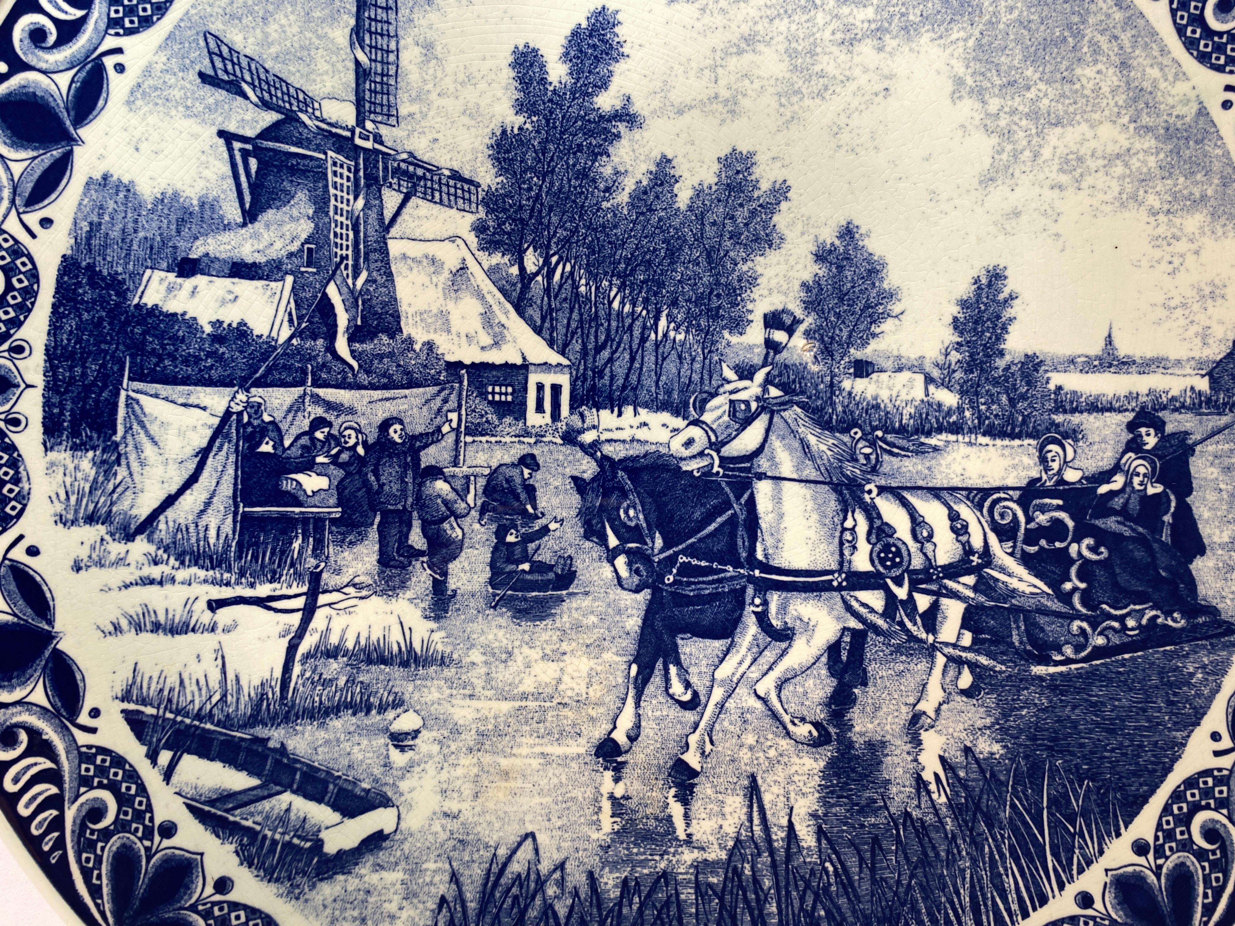 Großer blau-weißer Delft-Teller, holländisches Porzellan-Wandgeschirr oder Plakette (Niederländisch) im Angebot