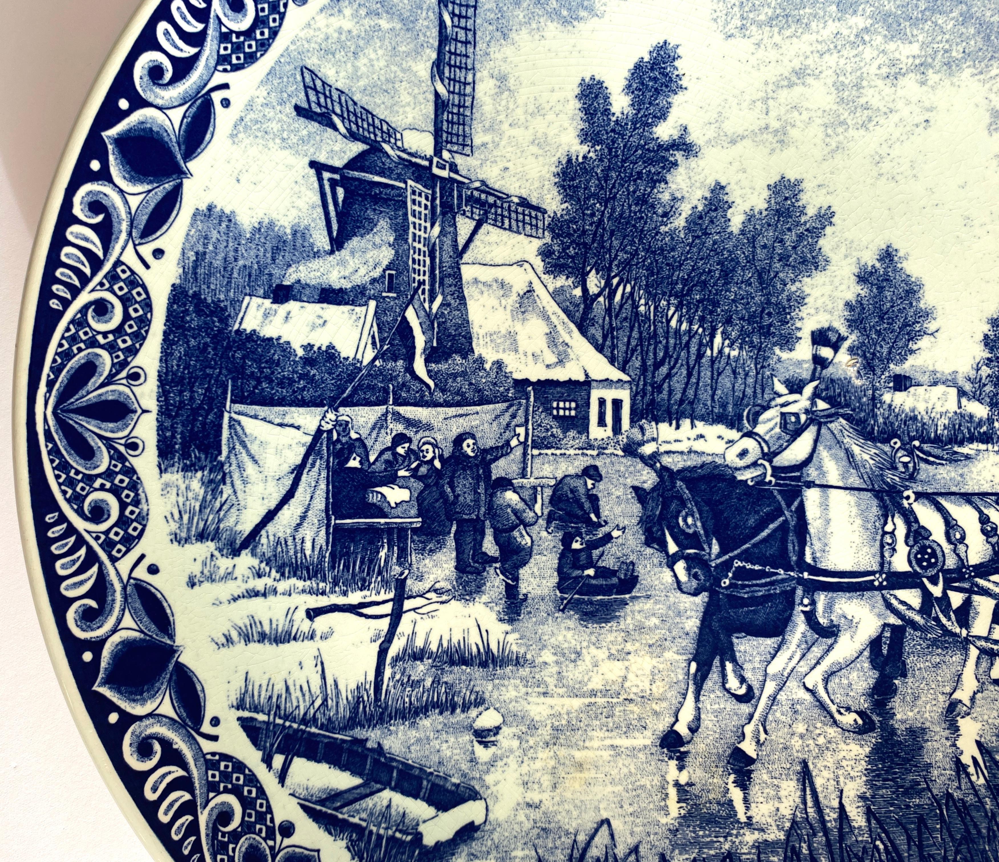 Großer blau-weißer Delft-Teller, holländisches Porzellan-Wandgeschirr oder Plakette im Angebot 1