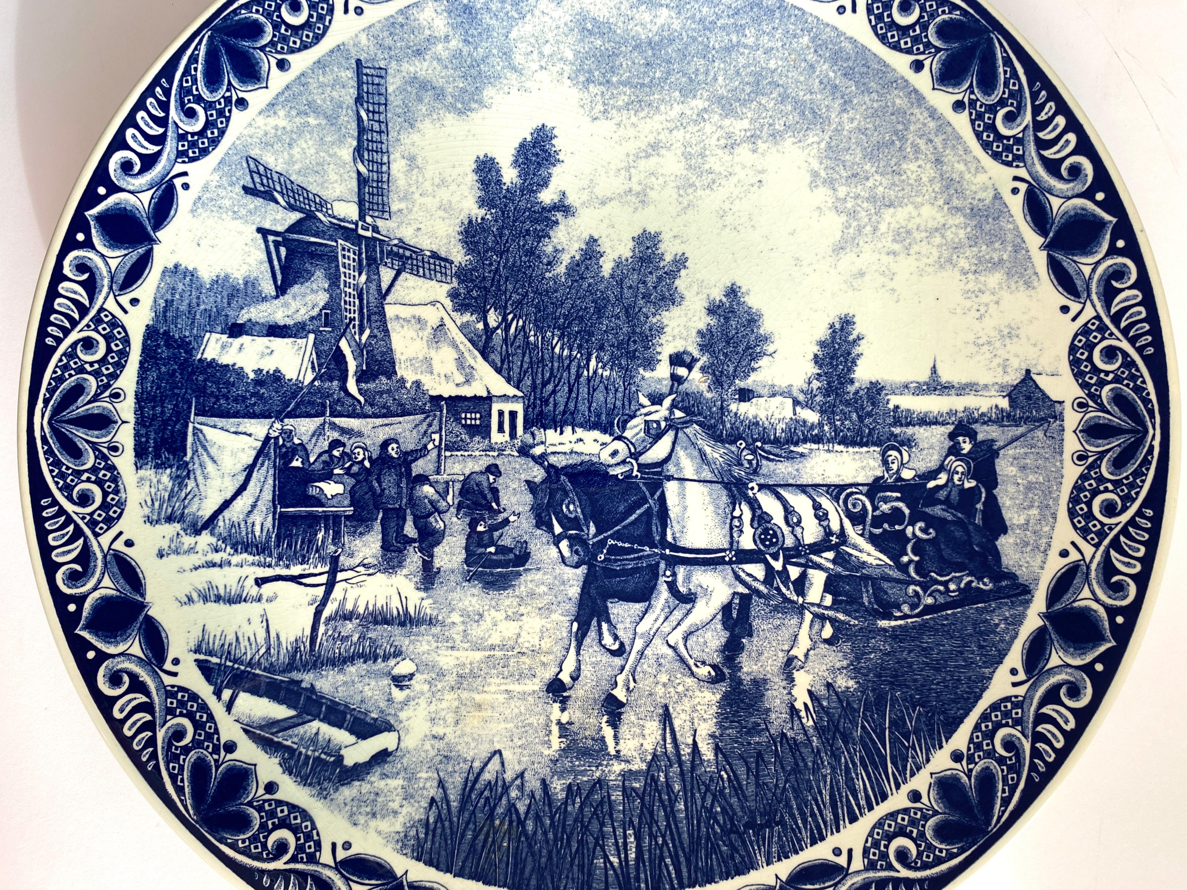 Großer blau-weißer Delft-Teller, holländisches Porzellan-Wandgeschirr oder Plakette im Angebot 2