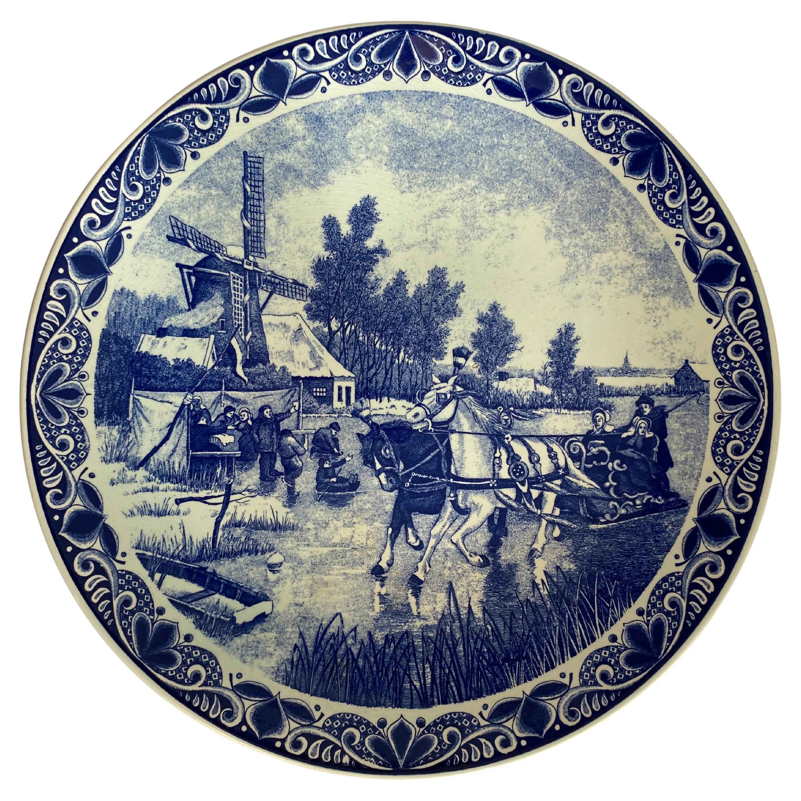 Großer blau-weißer Delft-Teller, holländisches Porzellan-Wandgeschirr oder Plakette im Angebot