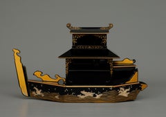 Large boat-shaped tiered lacquer food container jûbako