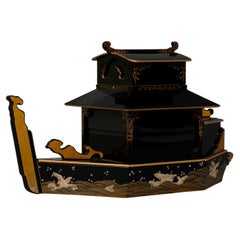 Large boat-shaped tiered lacquer food container jûbako
