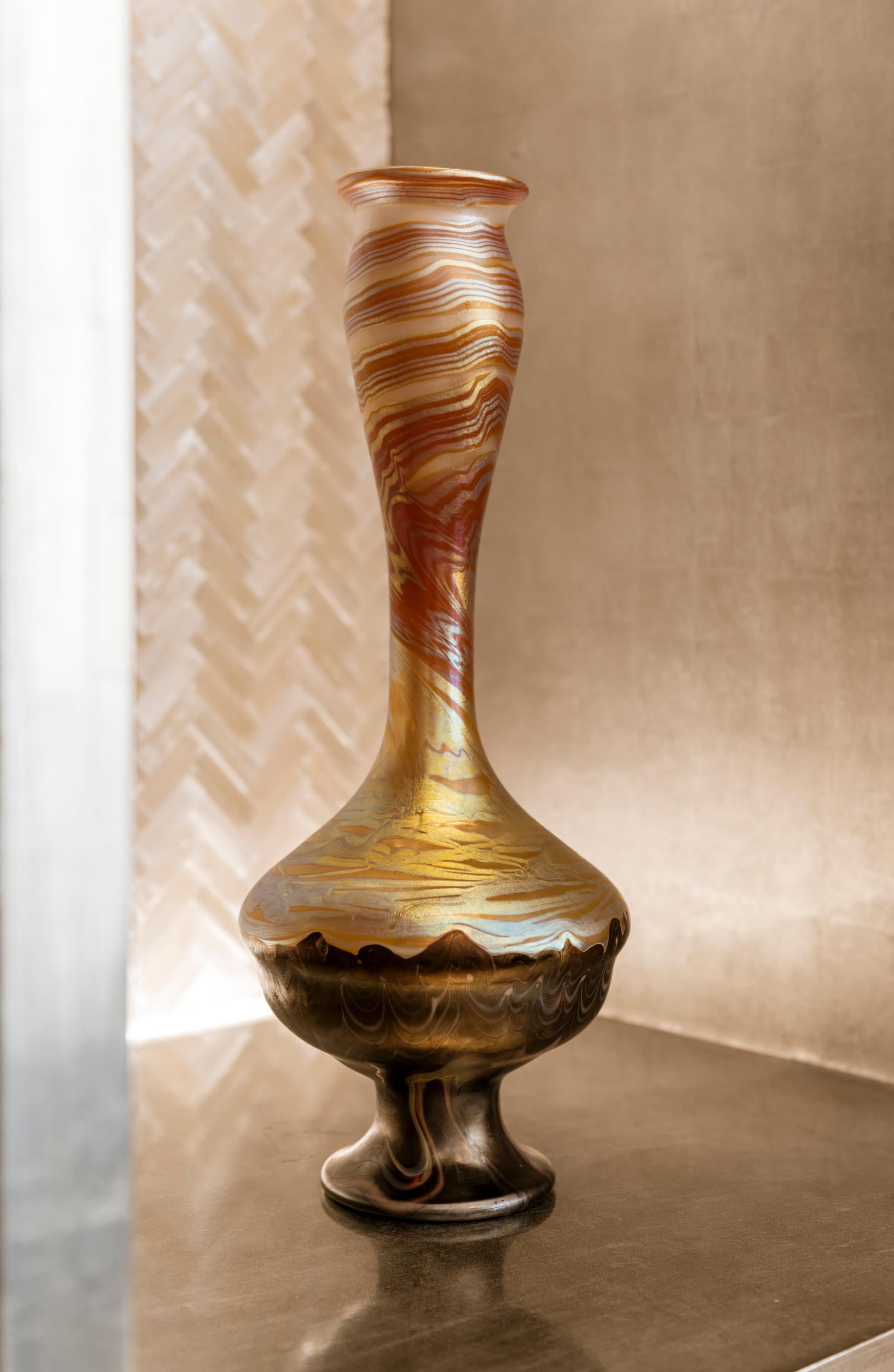 Large Bohemian Glass Vase Loetz PG 387 decoration ca. 1900 Orange Brown Gold  For Sale 1