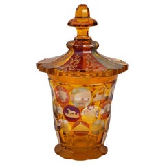 Grand vase en verre de Bohème avec images gravées