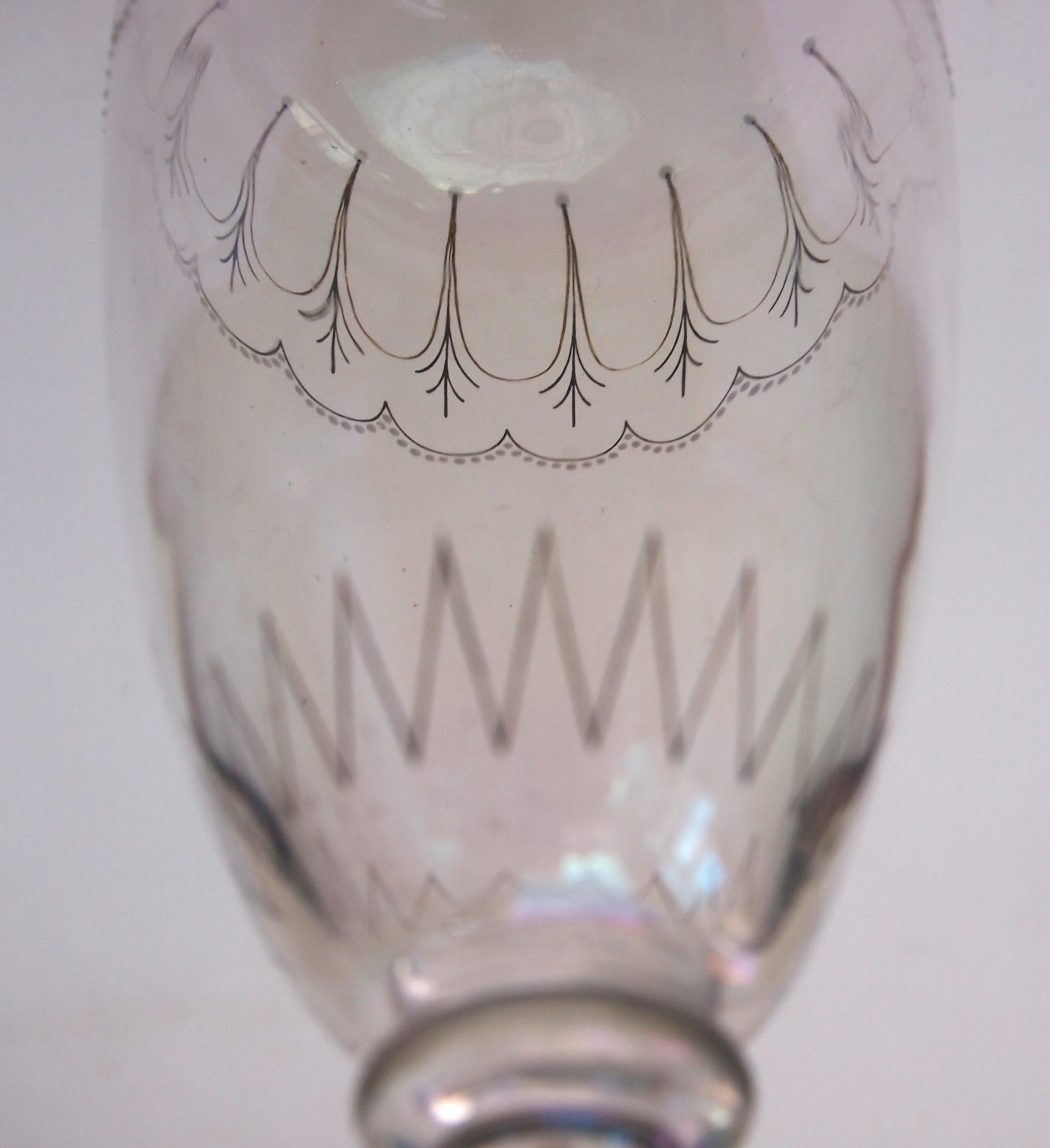 Large Bohemian Harrach Iridised Glatt Iris Pattern Glass Vase, for Lobmeyr 1875 For Sale 1