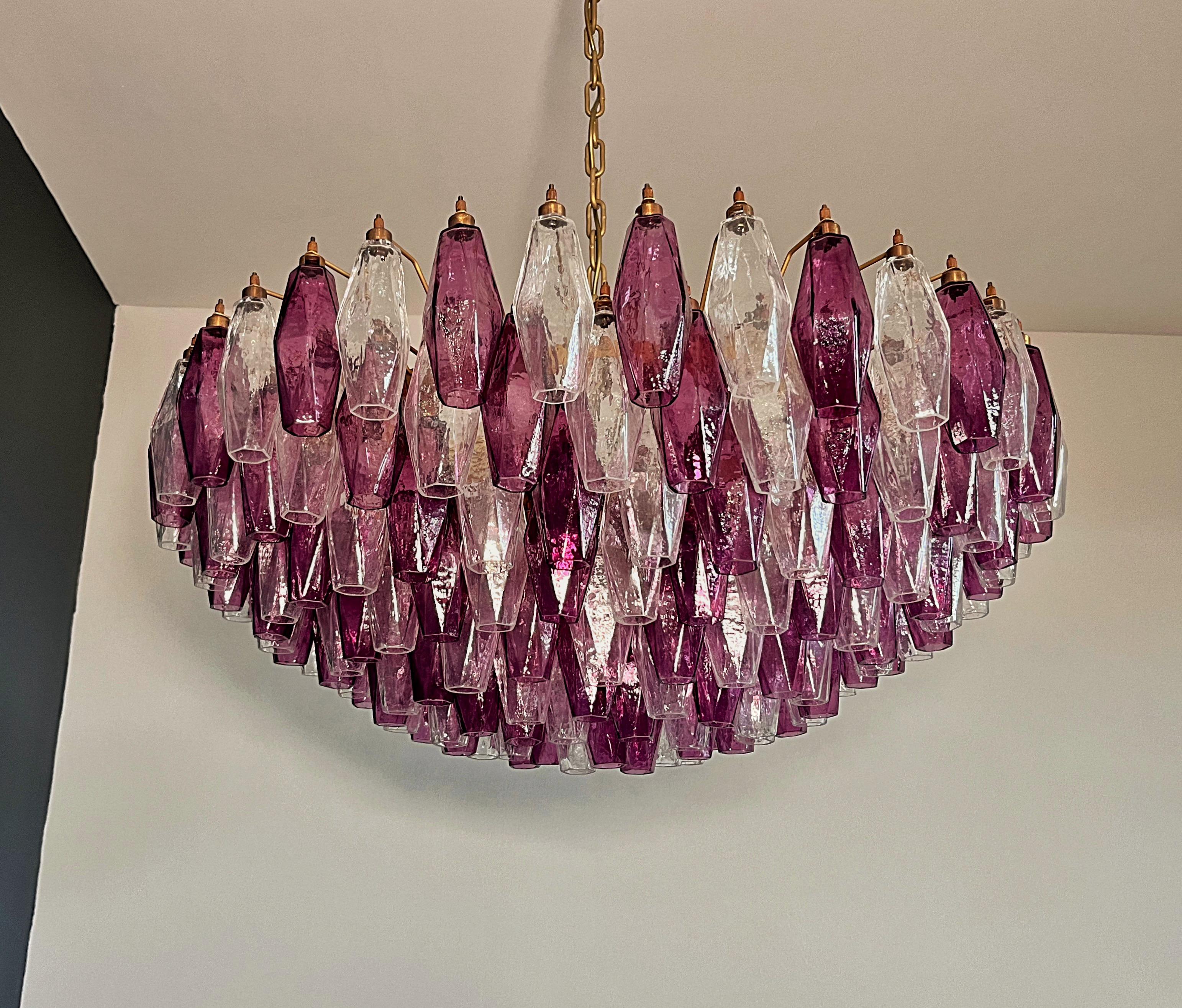 Gran araña de Murano de vivos colores al estilo de Carlo Scarpa. finales del siglo XX en venta