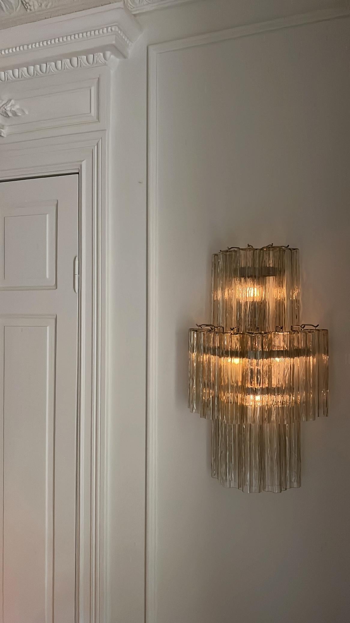 20ième siècle Grande applique murale en verre de Murano aux couleurs vives et spectaculaires dans les tons miel en vente
