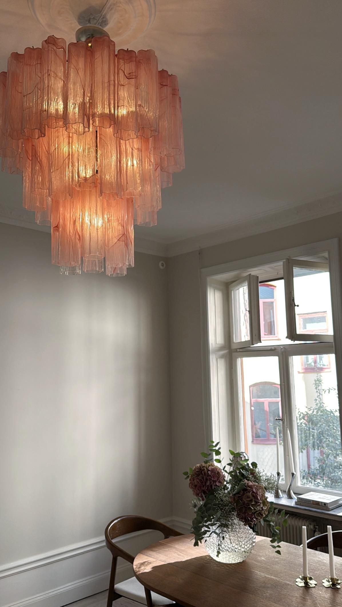 Large Bold Eclectic Pink Murano Chandelier Tronchi In Excellent Condition For Sale In Bromma, SE