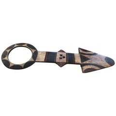 Large Bold Rustic Indian Carved Wood Painted Arrow Sculpture