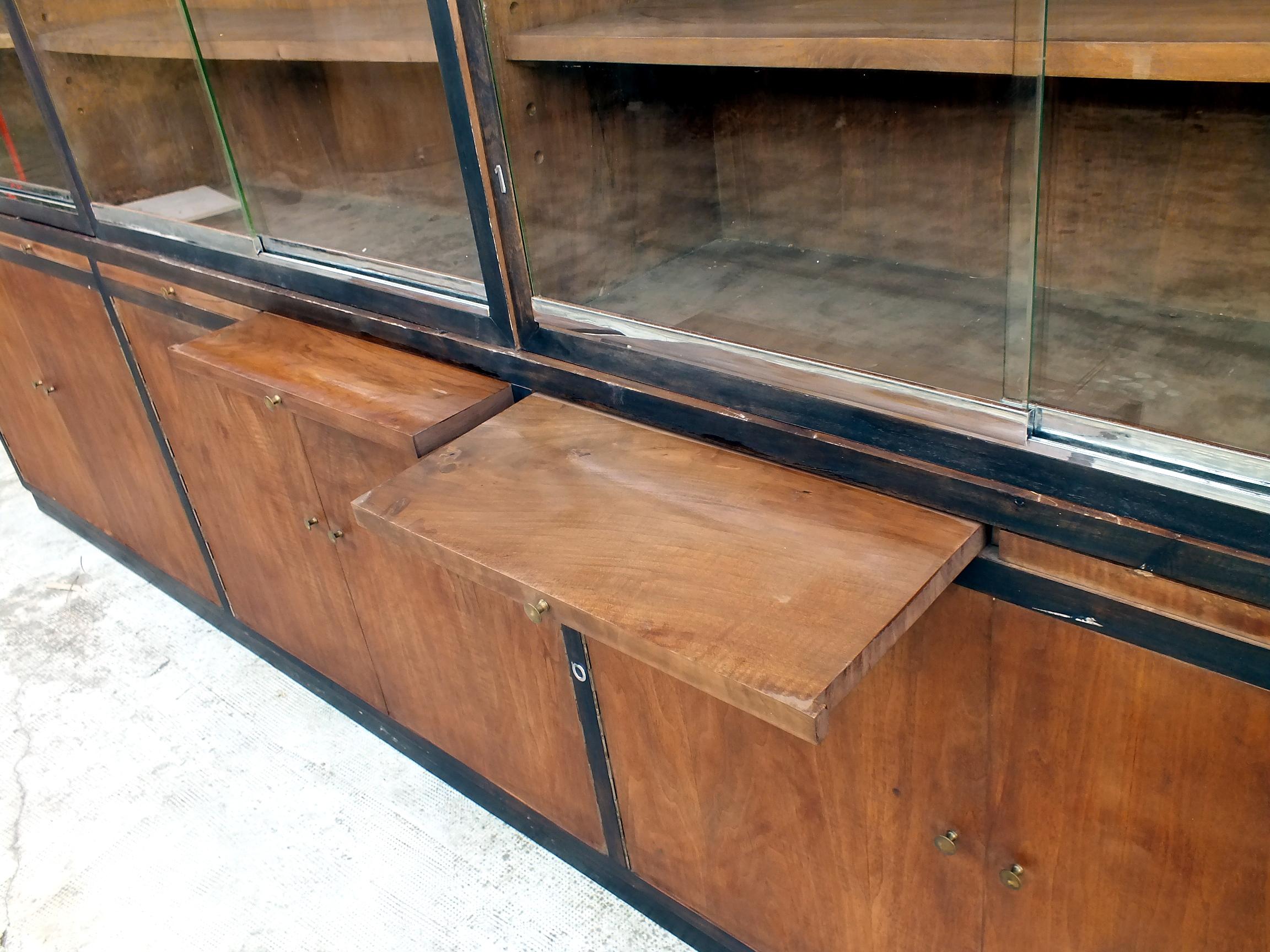 Libreria grande decò design italiano razionale autarchia anni '30 in cristallo noce in vendita 10