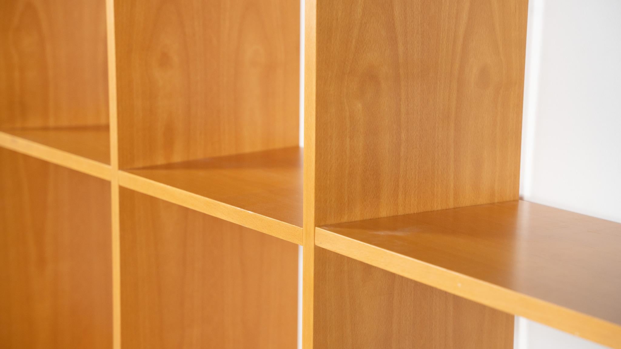Große Bücherregalschlaufe von Pierluigi Molinari, Holz und Leder, Italien, 1990er Jahre (21. Jahrhundert und zeitgenössisch) im Angebot