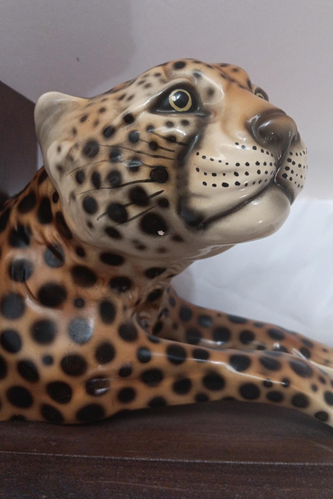 Large Bookends Spectacular Ceramic or Porcelain in the shape of a leopard 50s 5