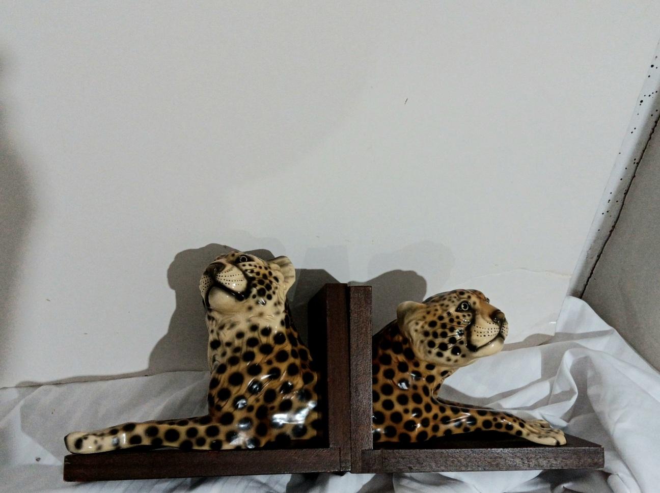 Large Bookends Spectacular Ceramic or Porcelain in the shape of a leopard 50s 6