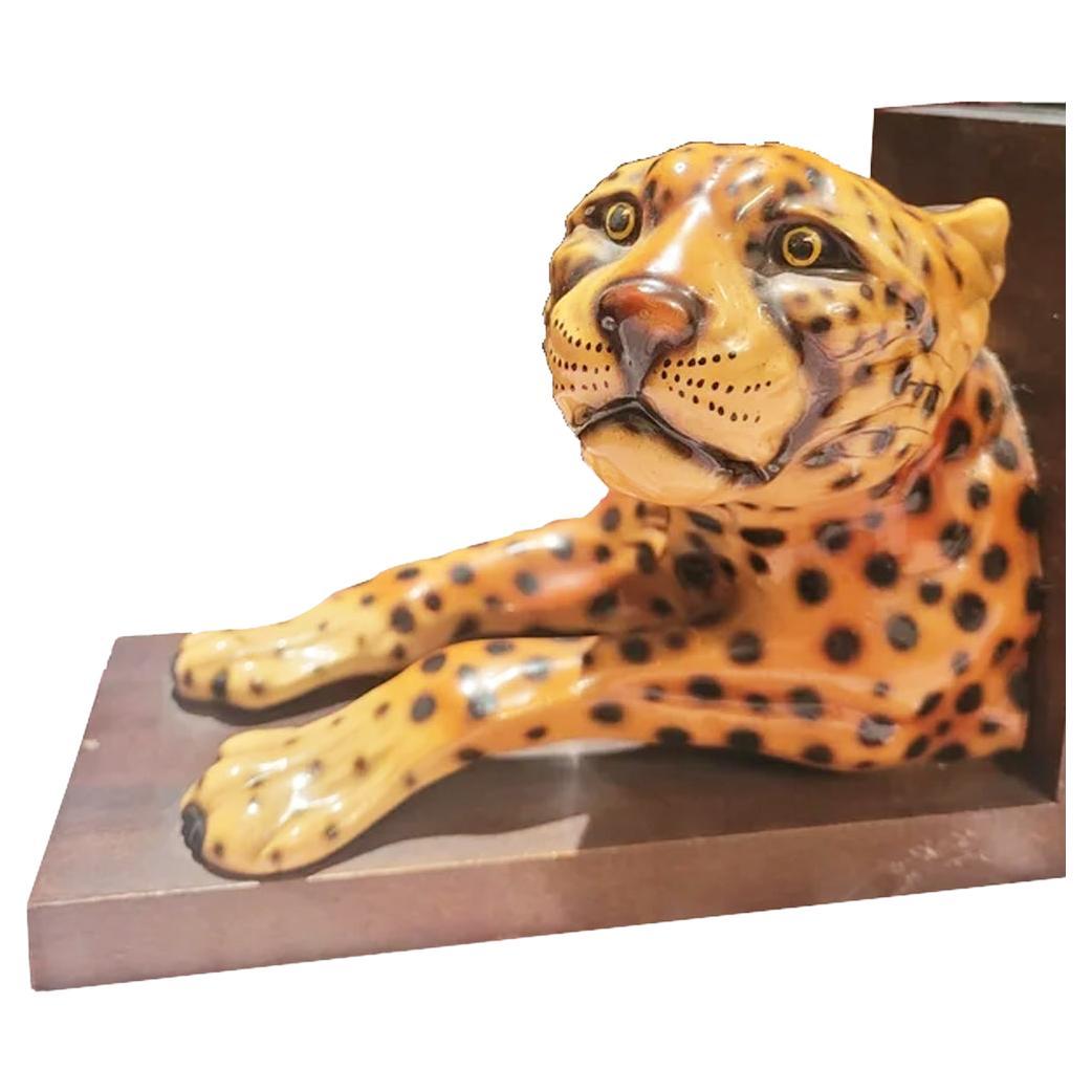 Pair of mid-century bookends.
Spectacular ceramic bookends in the shape of a leopard

These vintage glazed ceramic or porcelain bookends in the shape of leopards are spectacular. These figures come from Spain in the mid-20th century, where animal