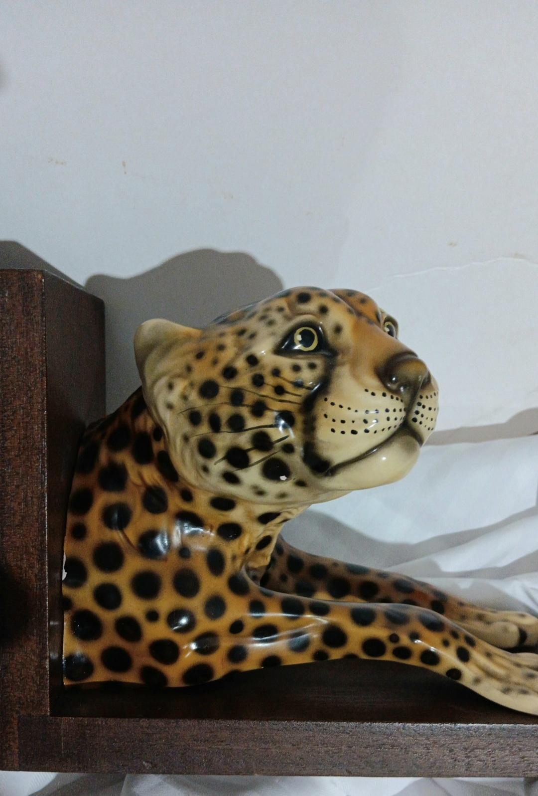 Large Bookends Spectacular Ceramic or Porcelain in the shape of a leopard 50s 3
