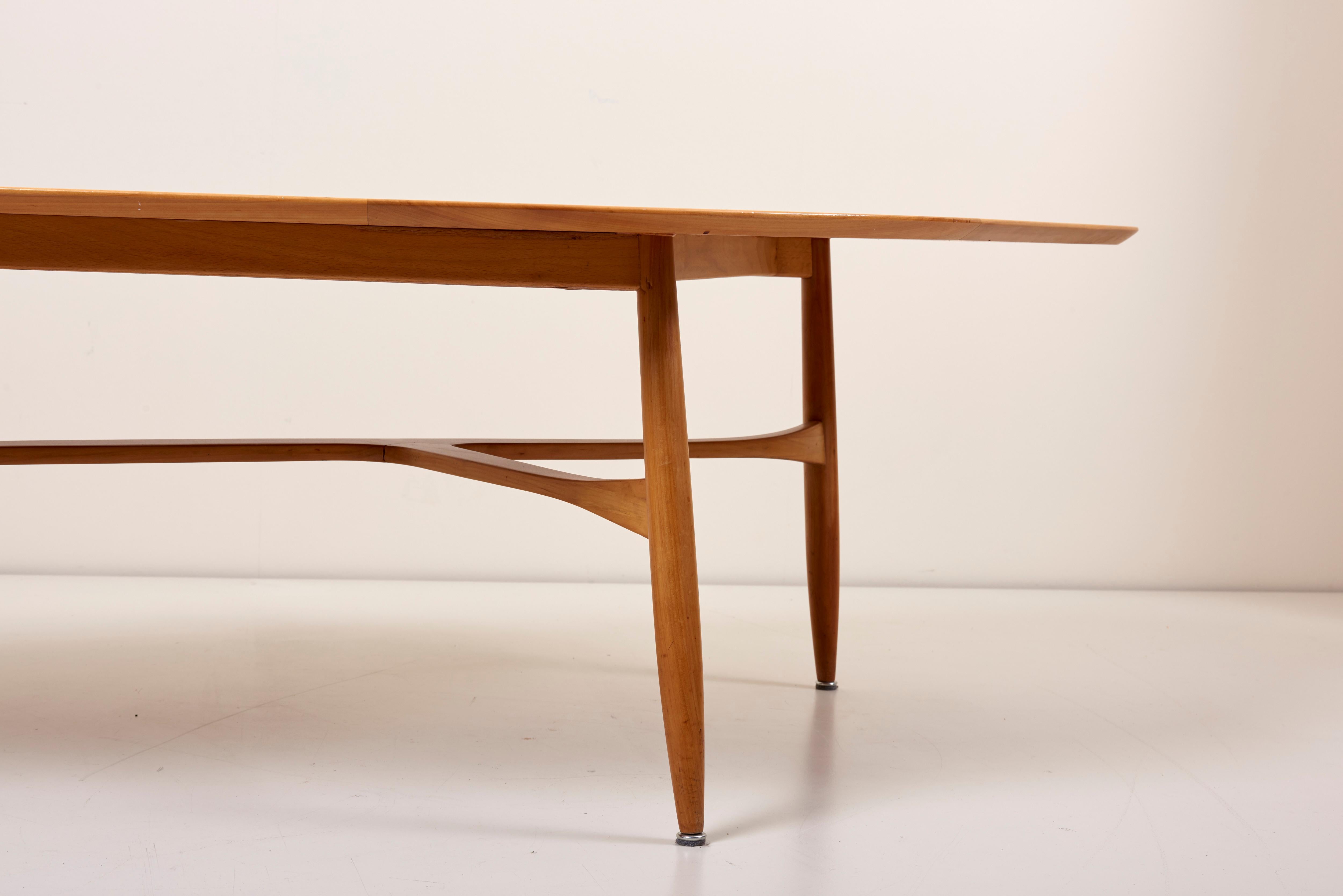 Scandinavian Modern Large Boomerang-Shaped Coffee Table in Teak Wood by Svante Skogh for Laauser