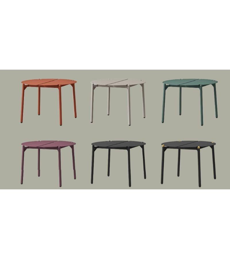 Grande table de salon minimaliste bordeaux Neuf - En vente à Geneve, CH