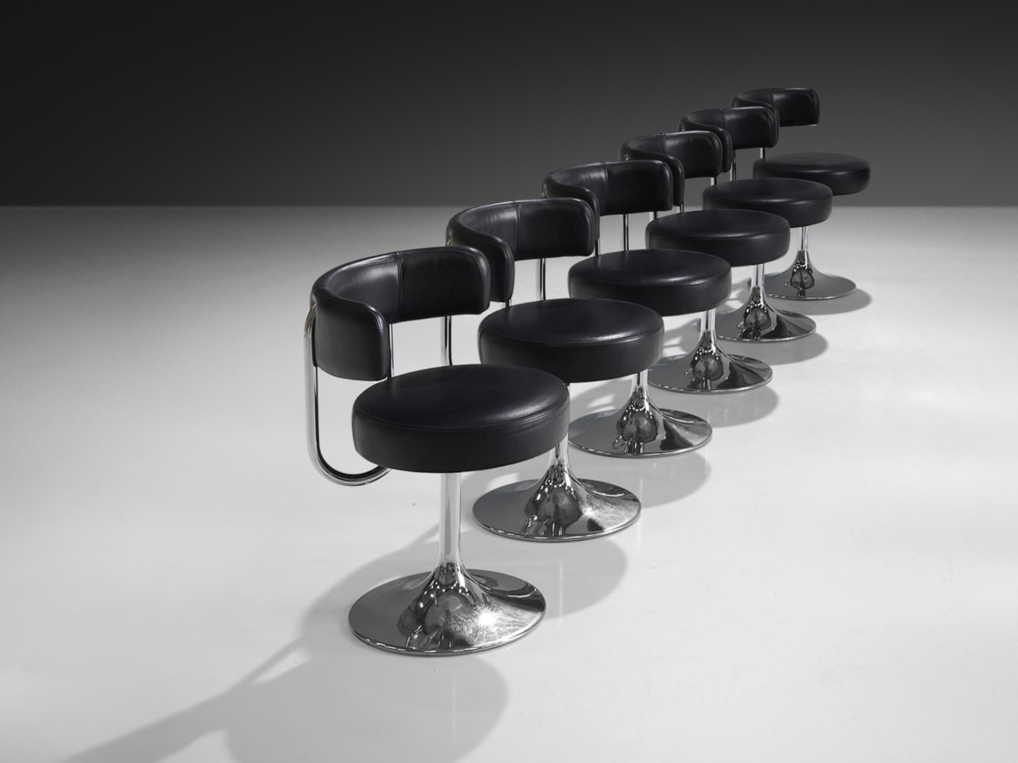 Börje Johanson for Johanson Design, barstools , metal and black leatherette, Sweden, 1970s.

Highly comfortable Swedish barstools in black leatherette upholstery. Due to the soft seat and back, these chairs provide a very pleasant seating comfort.