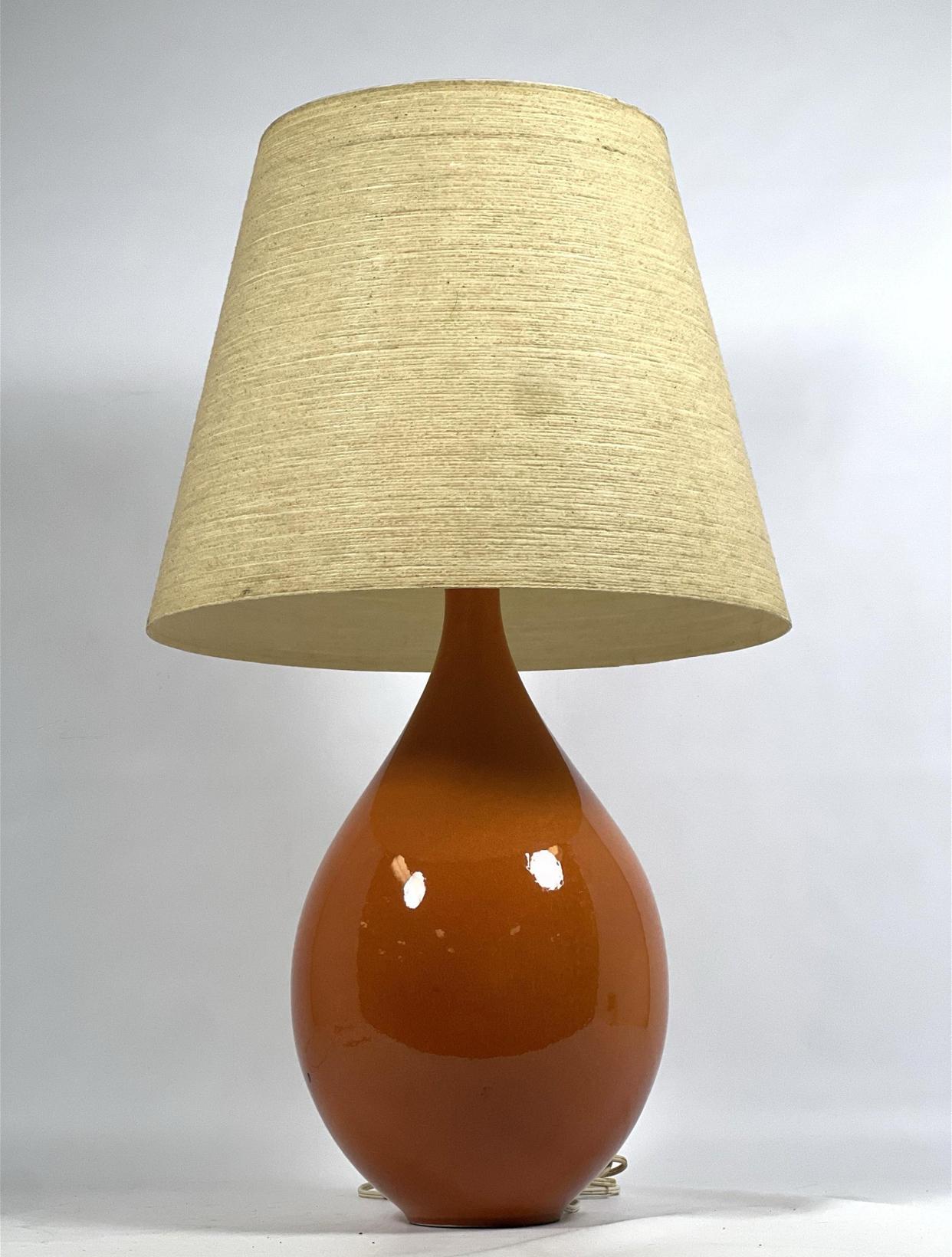 Mid-Century Modern Grande lampe de bureau Bostlund en céramique en forme de gourde avec abat-jour Bostlund d'origine en vente
