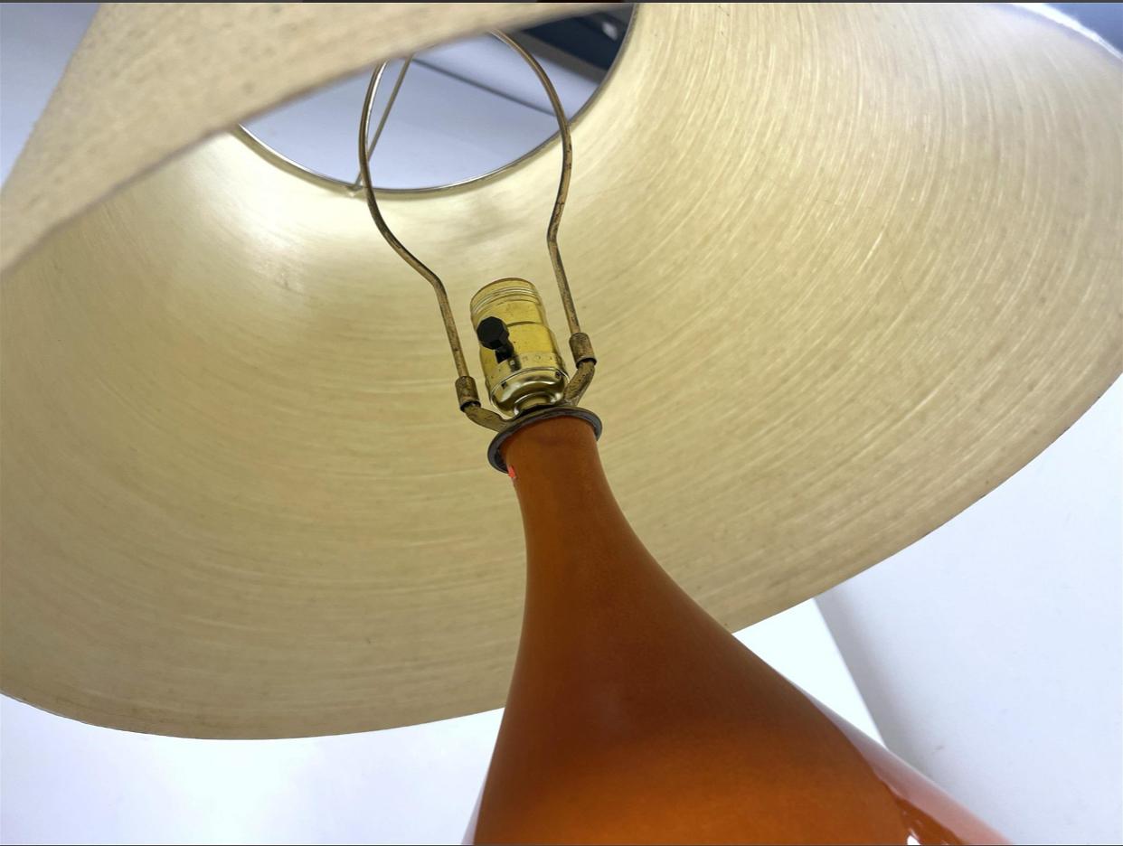 Américain Grande lampe de bureau Bostlund en céramique en forme de gourde avec abat-jour Bostlund d'origine en vente