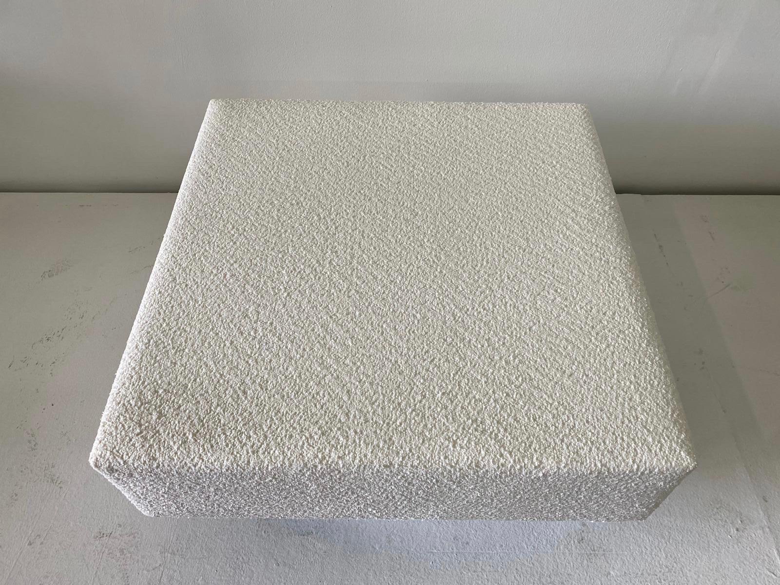 Large Boucle Clad Ottoman in the Style of Kagan, Lucite Legs In Good Condition For Sale In East Hampton, NY