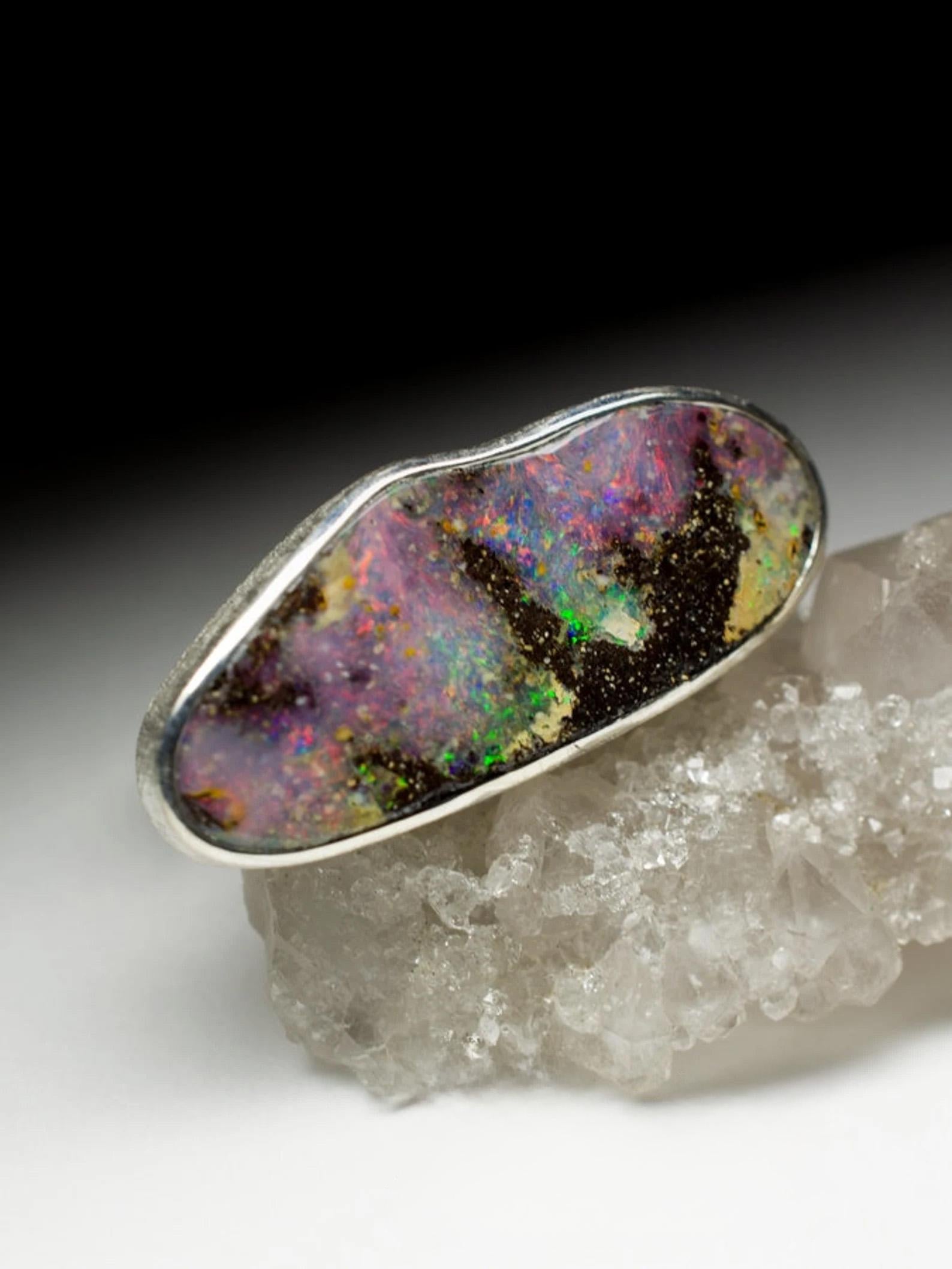 Large Boulder Opal Ring Natural Polychrome Space Dust Purple Pink Gemstone In New Condition In Berlin, DE
