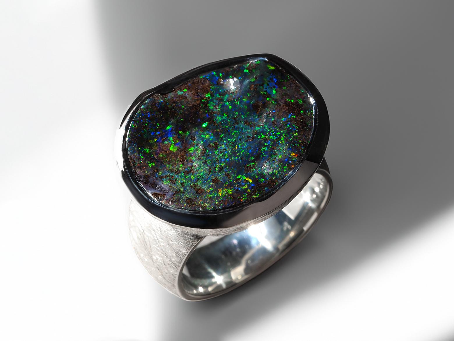 Grande anello di opale Boulder in argento Anello di dichiarazione con pietra preziosa colorata da 8 carati in vendita 8