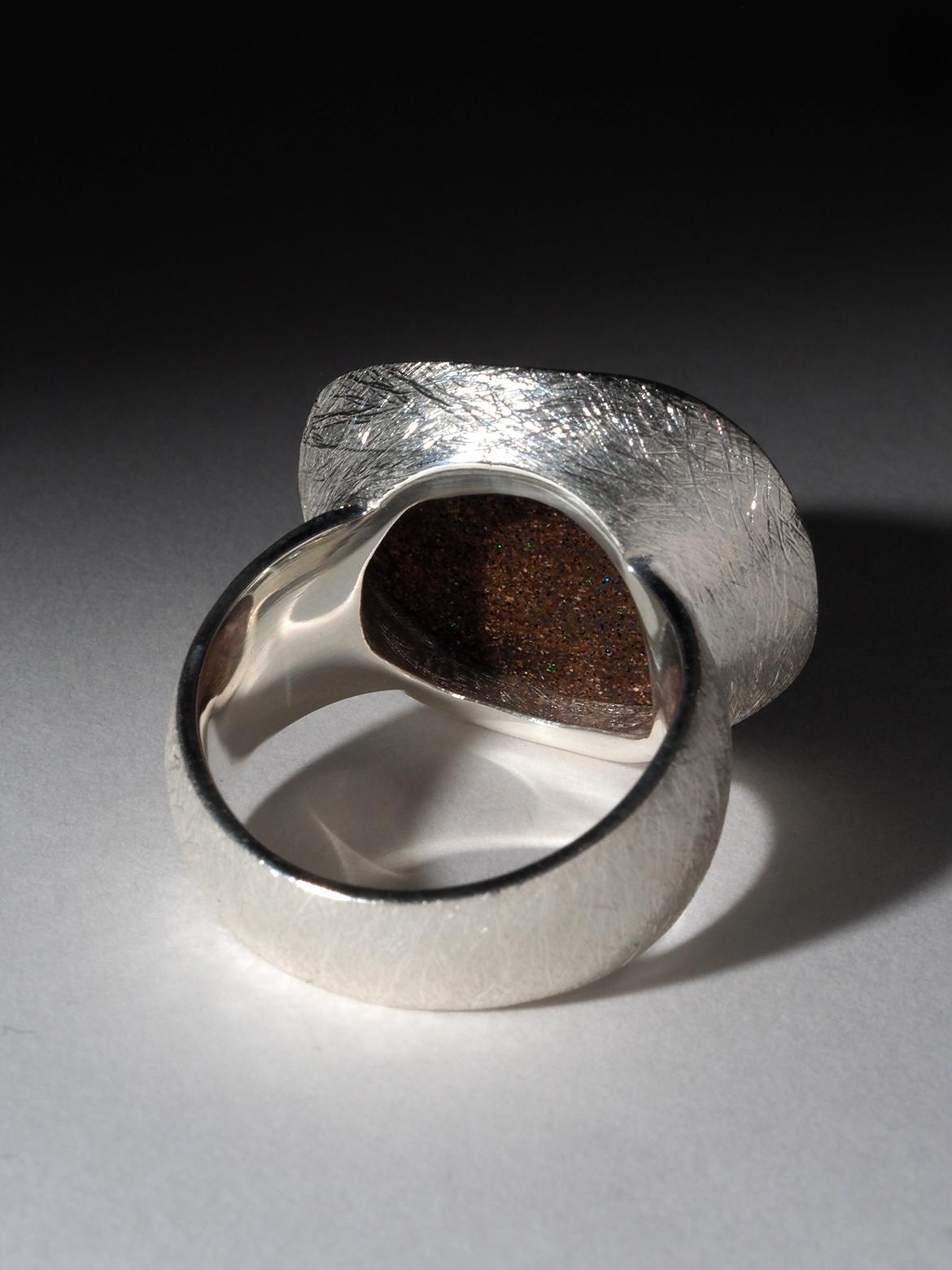 Grande anello di opale Boulder in argento Anello di dichiarazione con pietra preziosa colorata da 8 carati in vendita 11
