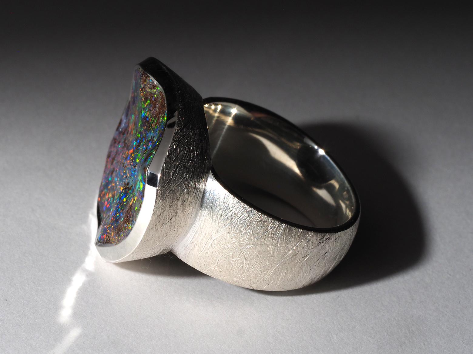 da uomo o donna Grande anello di opale Boulder in argento Anello di dichiarazione con pietra preziosa colorata da 8 carati in vendita