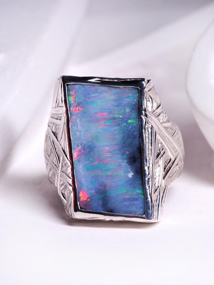 Large silver ring with natural Boulder Opal
opal origin - Australia 
opal measurements - 0.16 x 0.43 x 0.79 in / 4 х 11 х 20 mm
stone weight - 12.10 carats
ring size - 9 US
ring weight - 15.63 grams


We ship our jewelry worldwide – for our