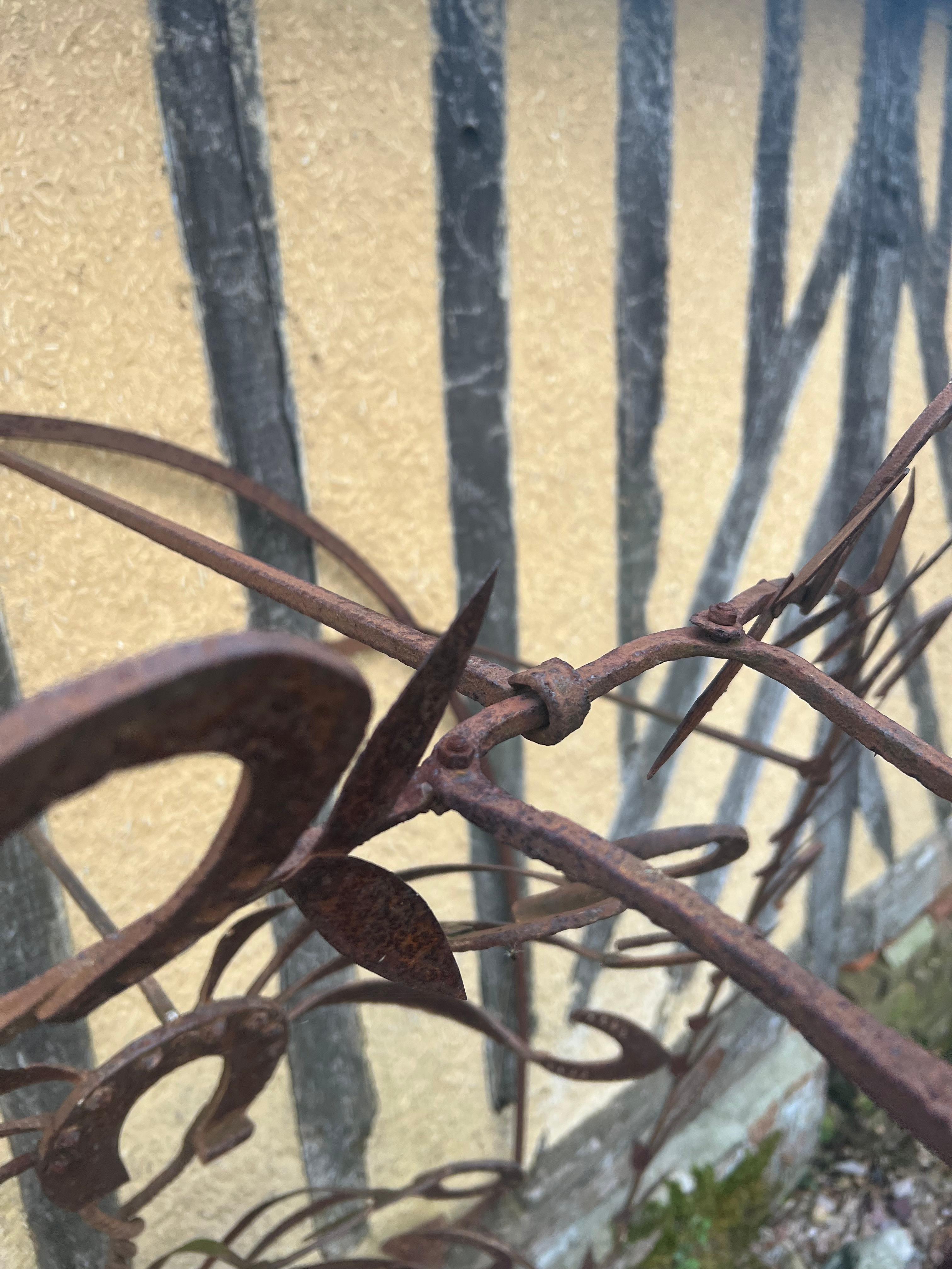 Large bouquet of Saint-Eloi in wrought iron In Good Condition For Sale In PARIS, FR