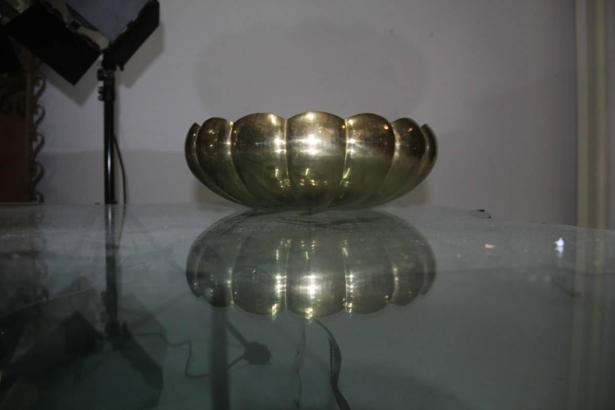 Large Bowl Brass Renzo Cassetti Italian Design 1970s, Hammered Brass In Good Condition In Palermo, Sicily