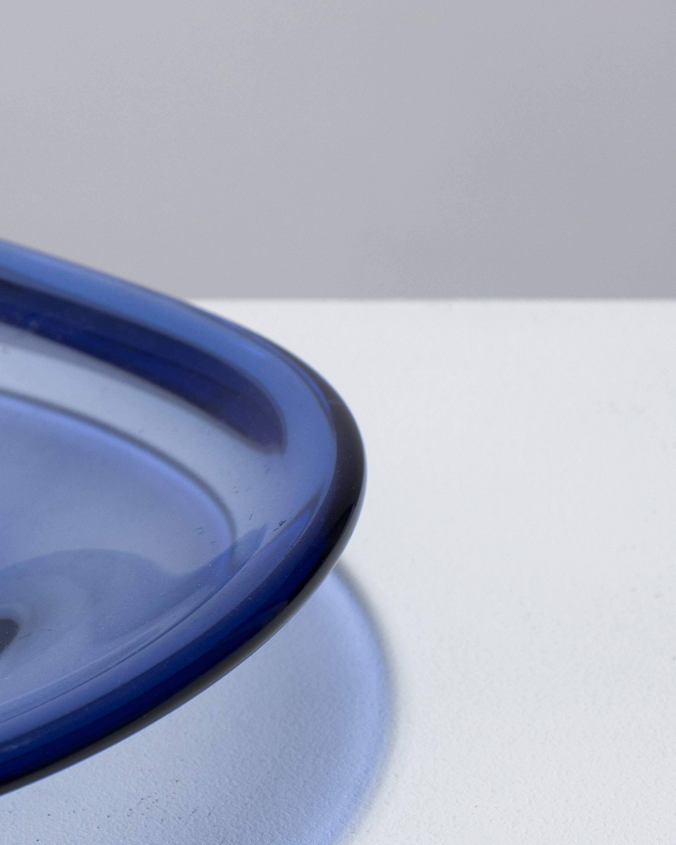 Große Schale aus dickblauem Glas, 1950er-Jahre (Moderne der Mitte des Jahrhunderts) im Angebot