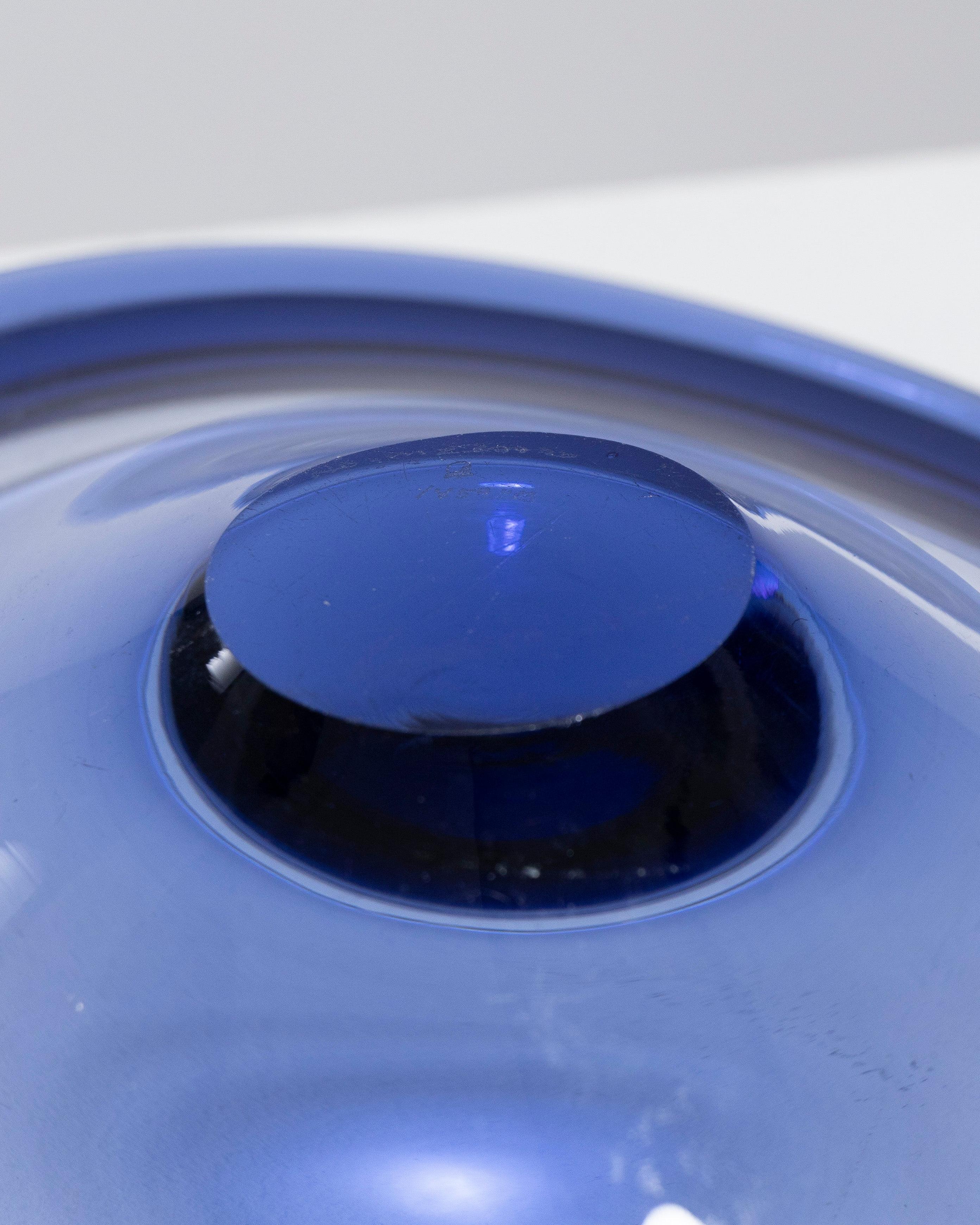 Große Schale aus dickblauem Glas, 1950er-Jahre im Angebot 1