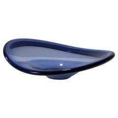 Grande ciotola in vetro blu spesso, anni '50