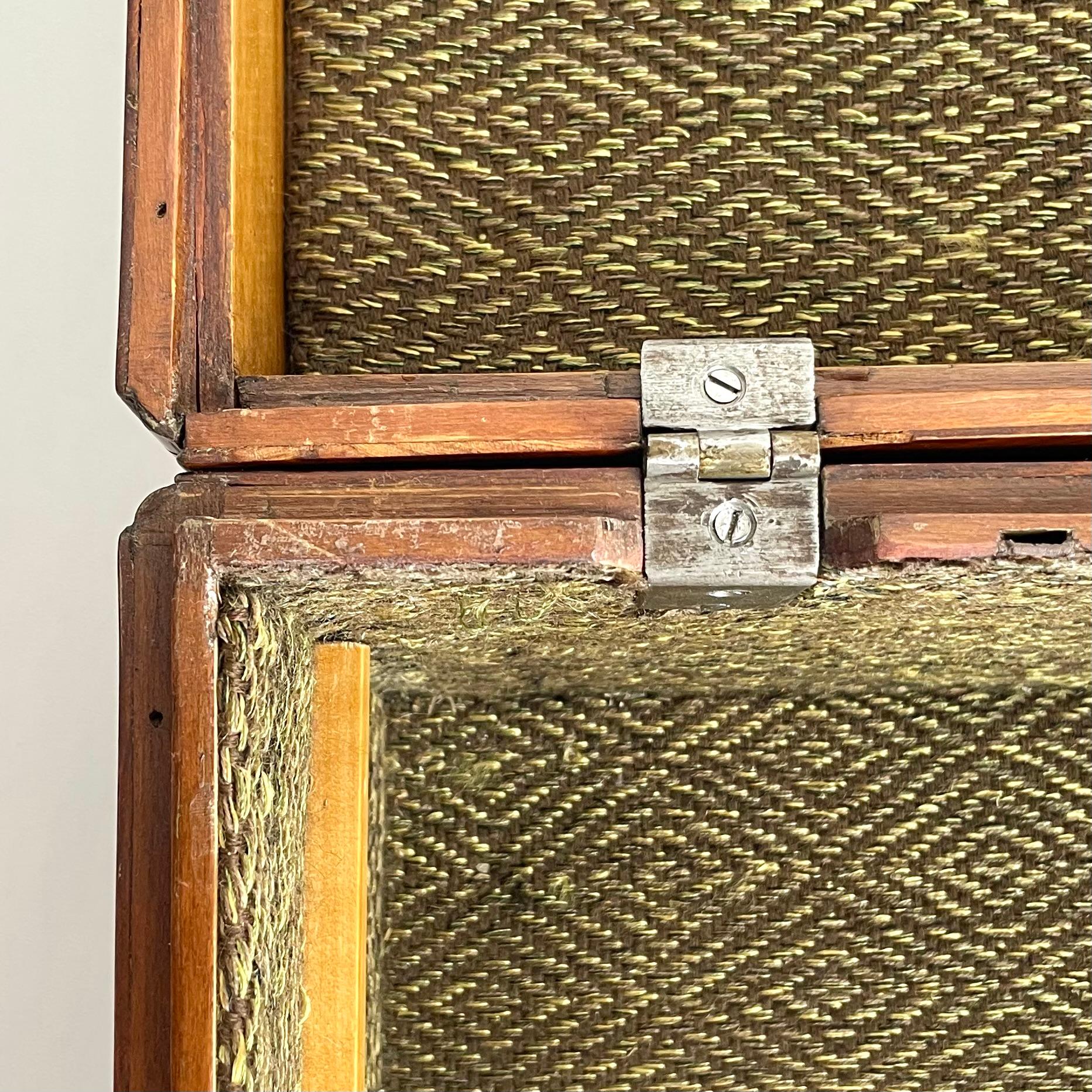 Large box with inlay of various fruit woods. Baroque, early 18th Century For Sale 14
