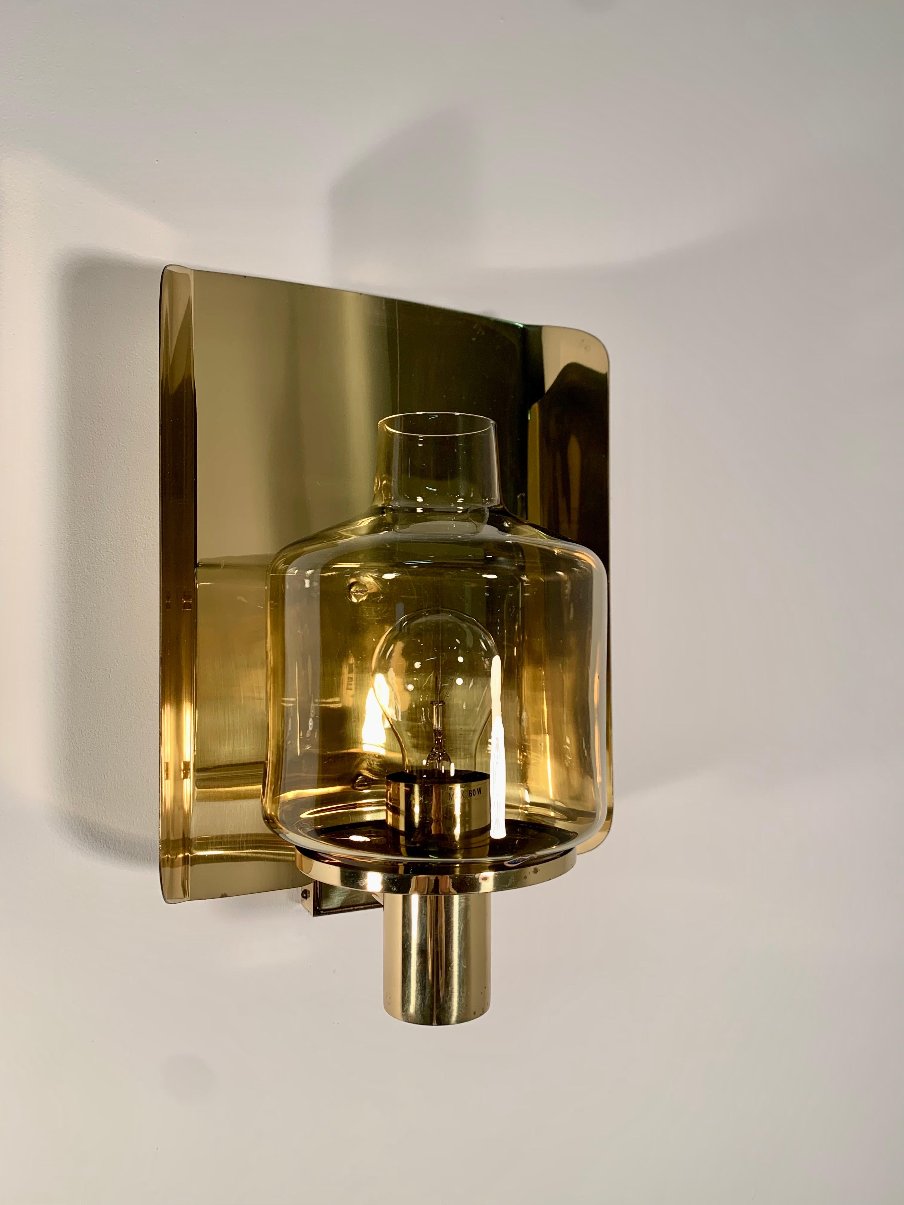 Large Hans Agne Jakobsson Brass & Amber Glass 'Crown' Wall Lamp model V222 For Sale 2