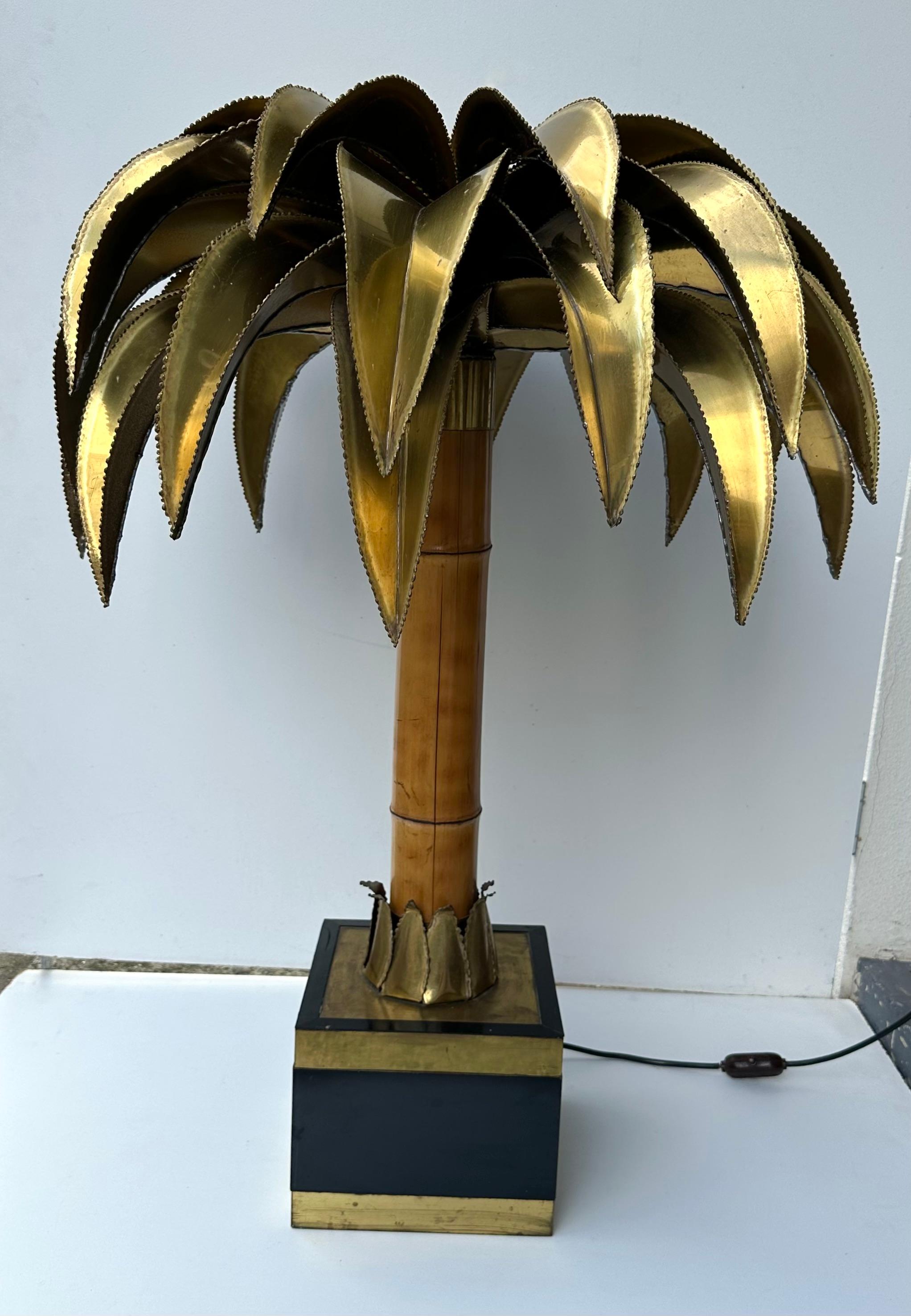 Large Brass and Bamboo Palm Tree Table Lamp by Maison Jansen, France, 1970s In Good Condition In SAINT-OUEN, FR