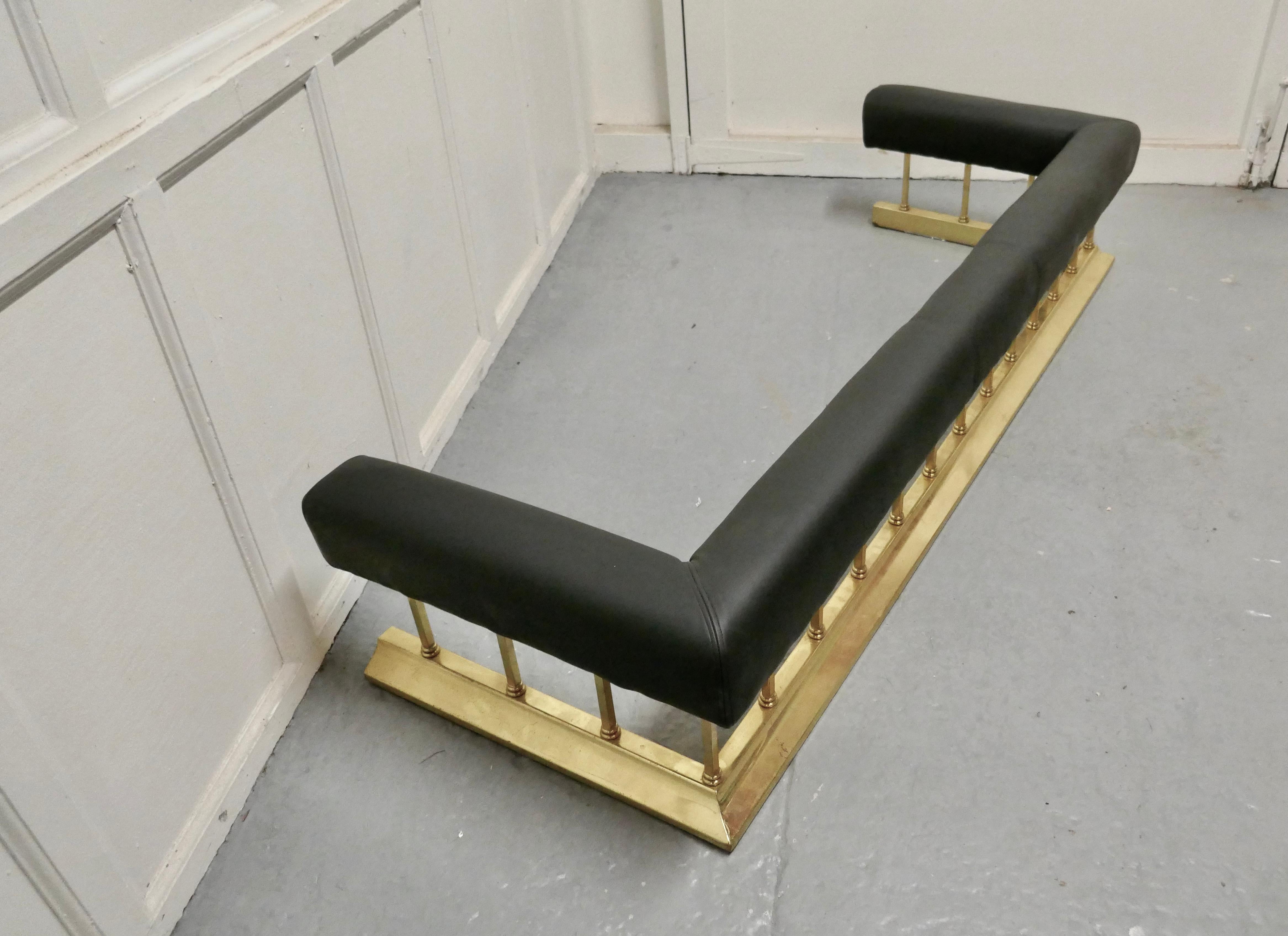 Large Brass and Black Leather Step Over Club Fender In Good Condition In Chillerton, Isle of Wight