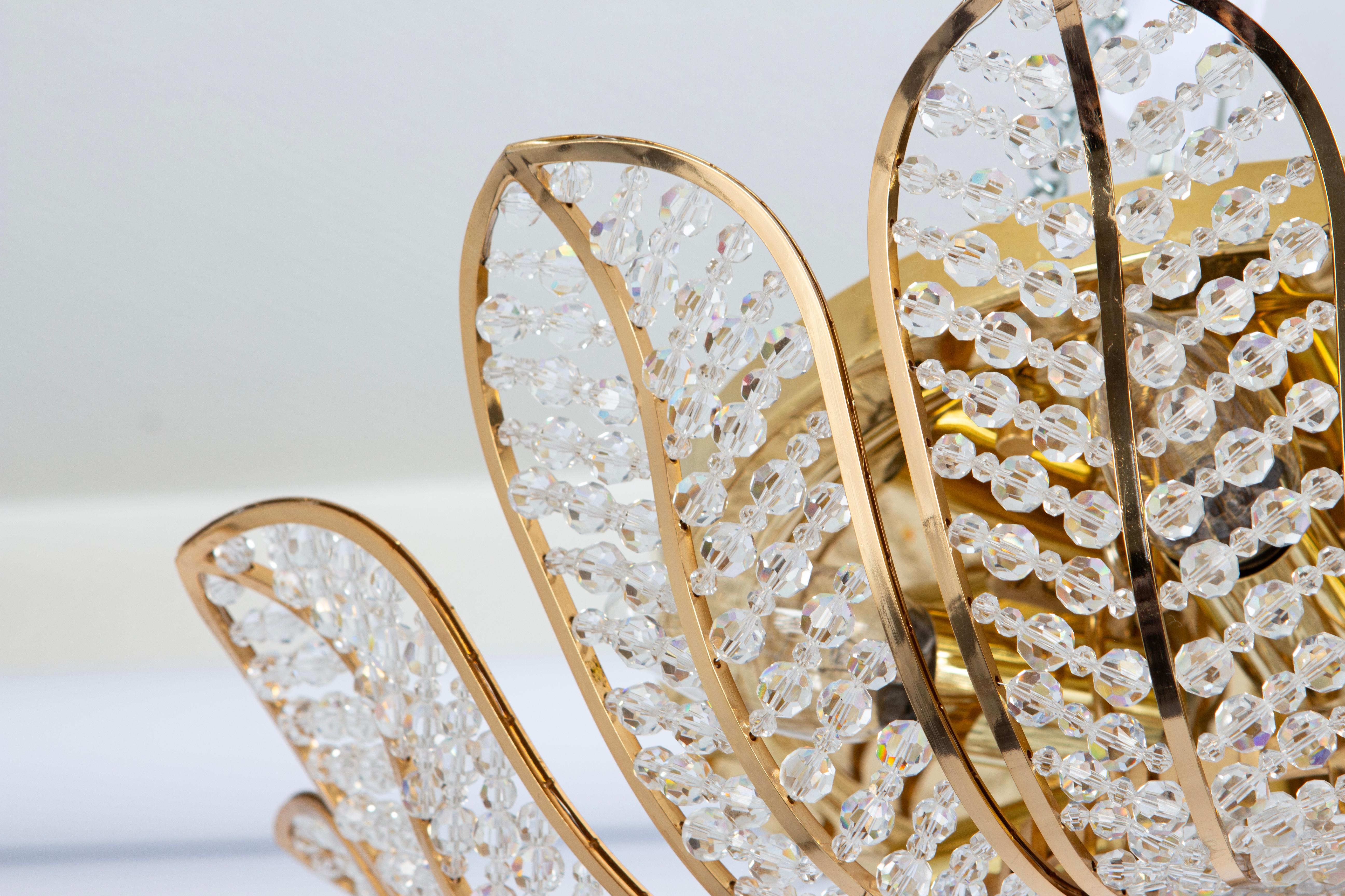 Allemand Grand lustre en laiton et cristal, conçu par Palwa, Allemagne, 1970 en vente
