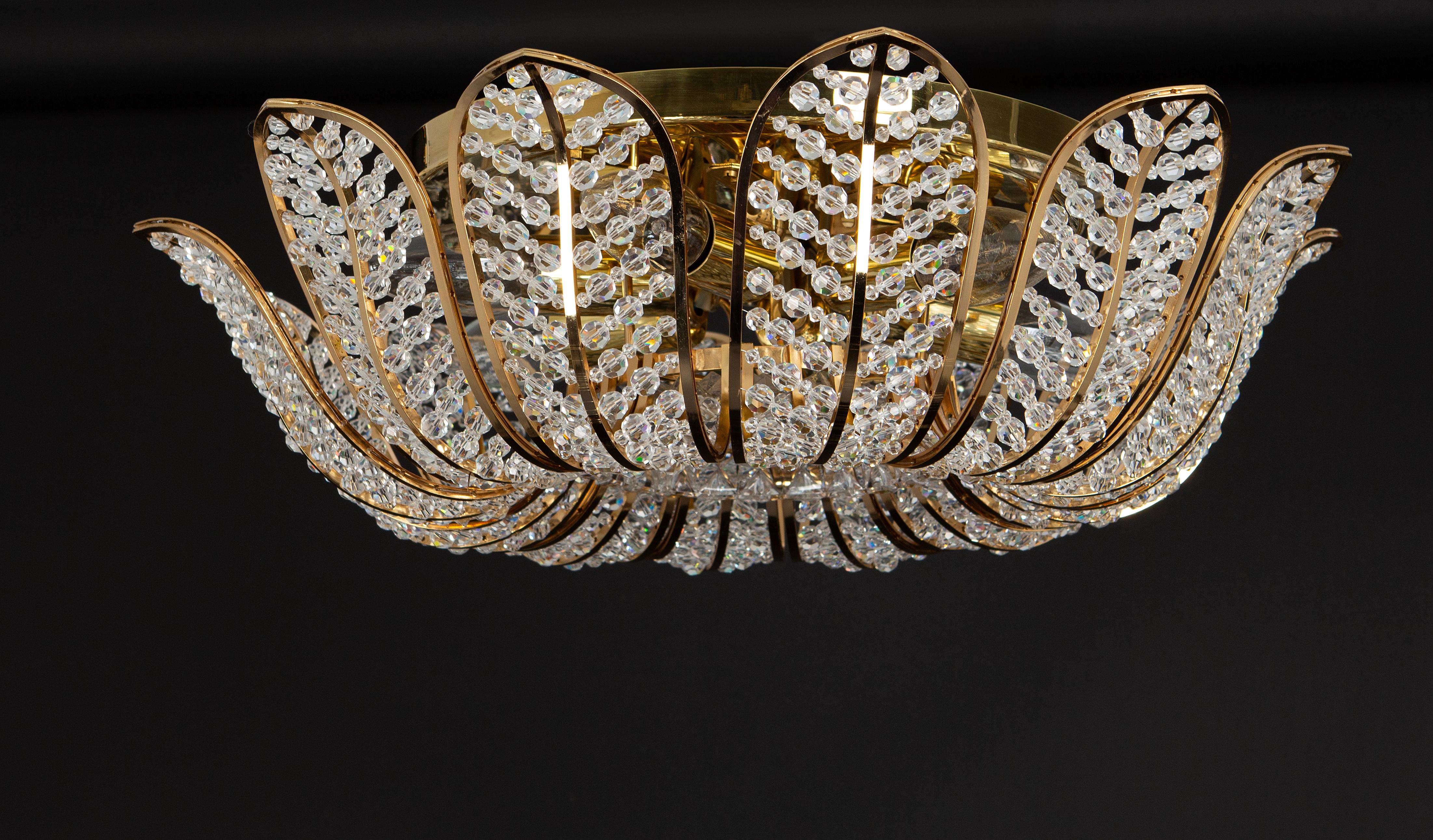 Grand lustre en laiton et cristal, conçu par Palwa, Allemagne, 1970 en vente 1